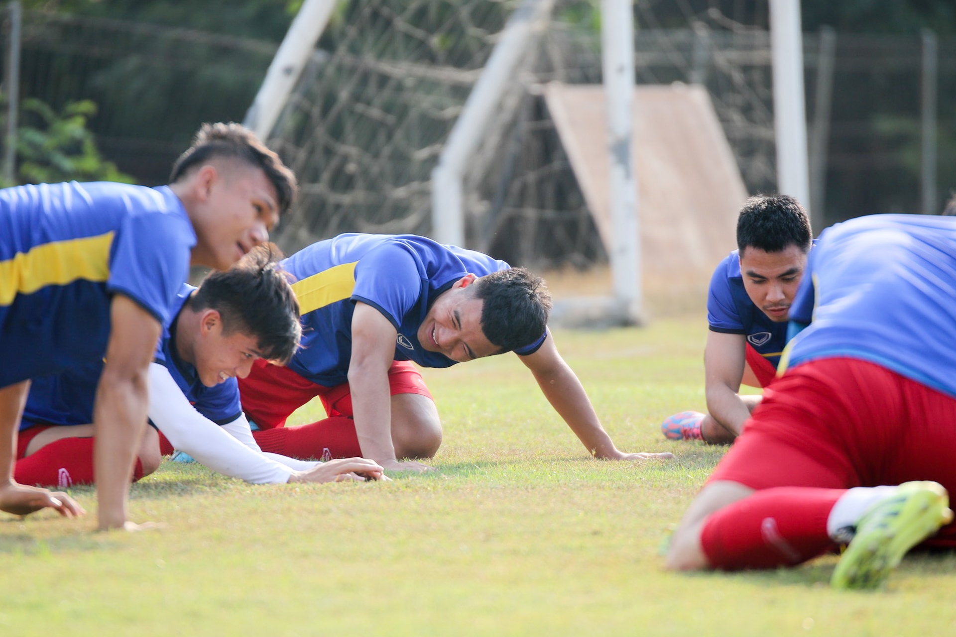 Cong Phuong kho xu voi Hoa Minzy anh 3