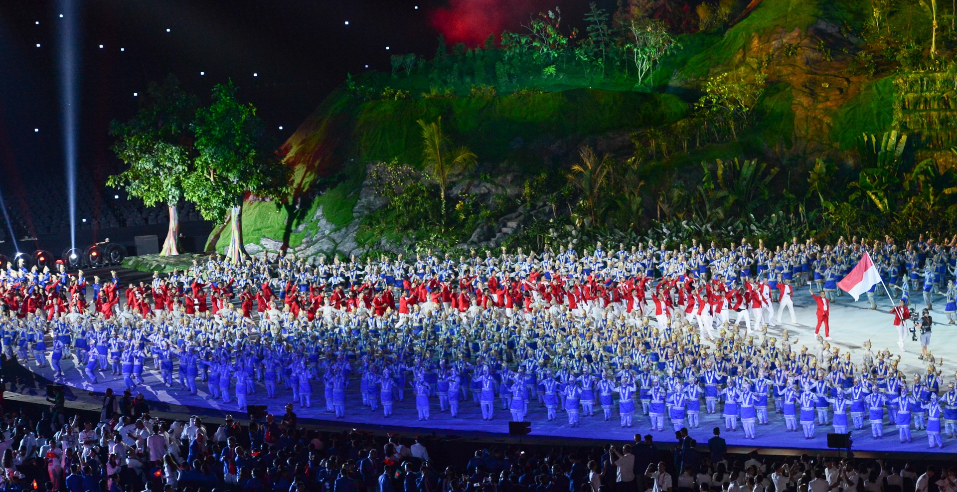 Tong thong Indonesia lai moto phan khoi lon anh 11