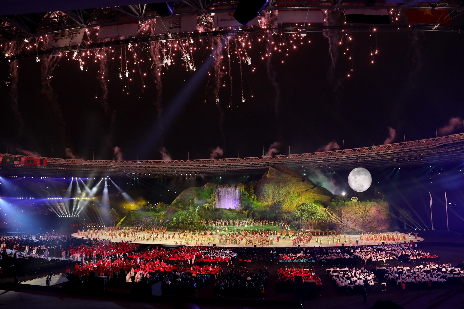 Tong thong Indonesia lai moto phan khoi lon anh 1