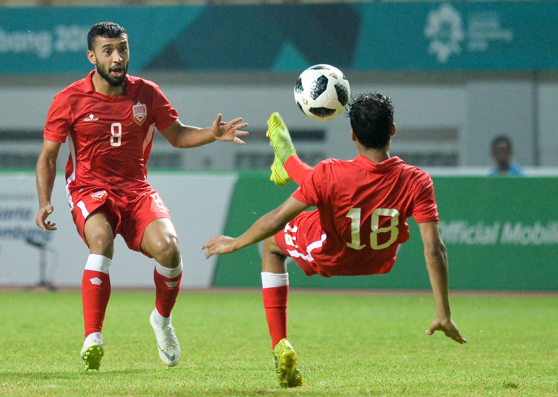 Cau thu Bahrain guc xuong hon co anh 8