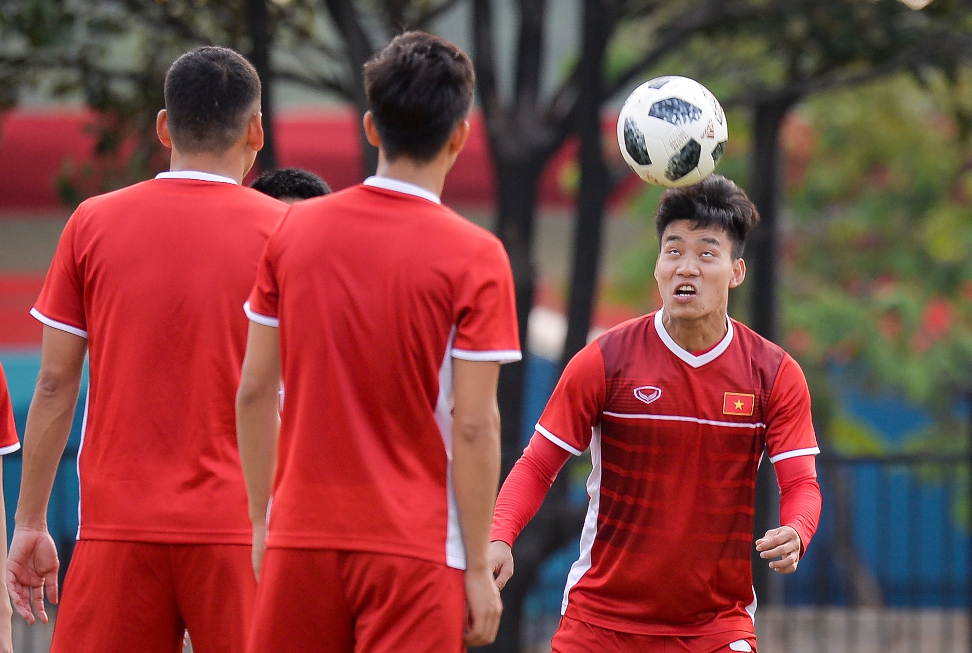 Quang Hai ham doa dong doi anh 7