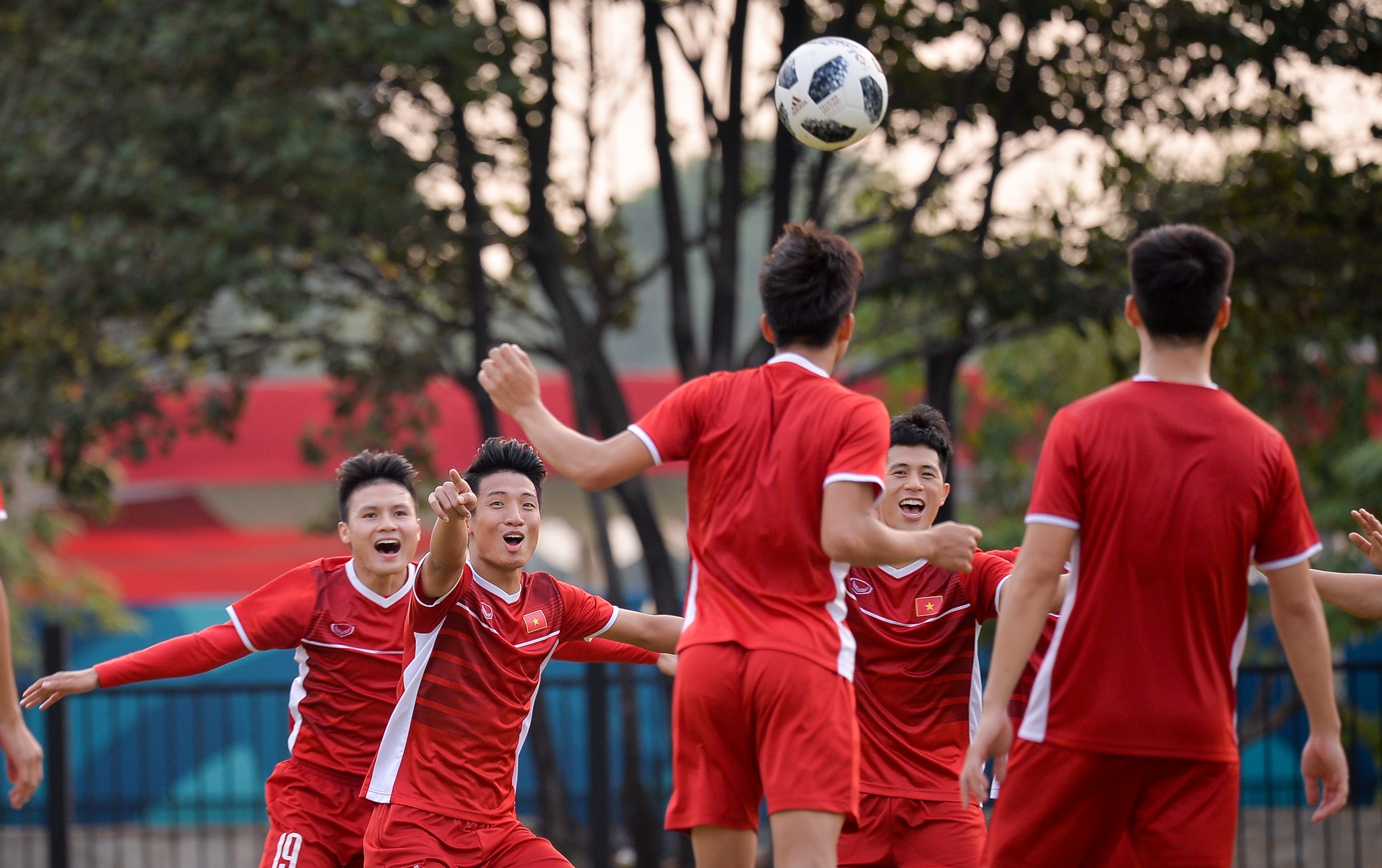 Quang Hai ham doa dong doi anh 8