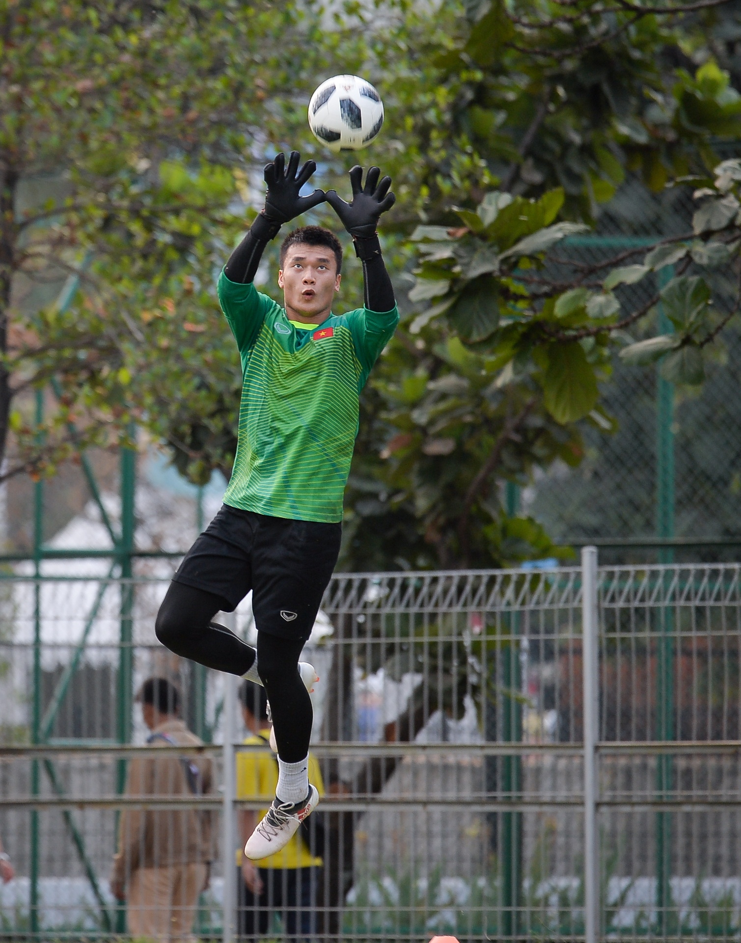Quang Hai ham doa dong doi anh 9