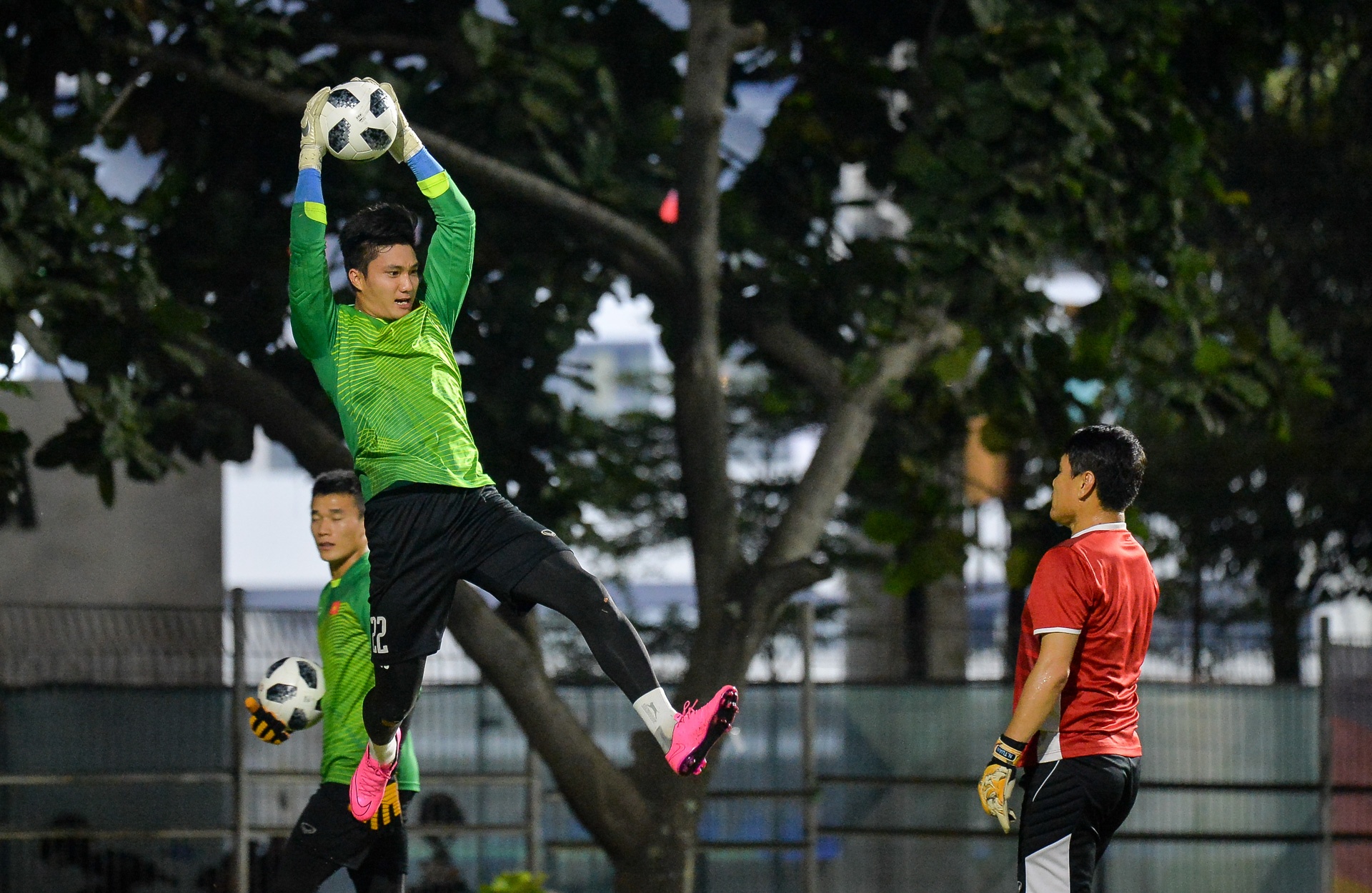 Olympic Viet Nam tap danh dau anh 4