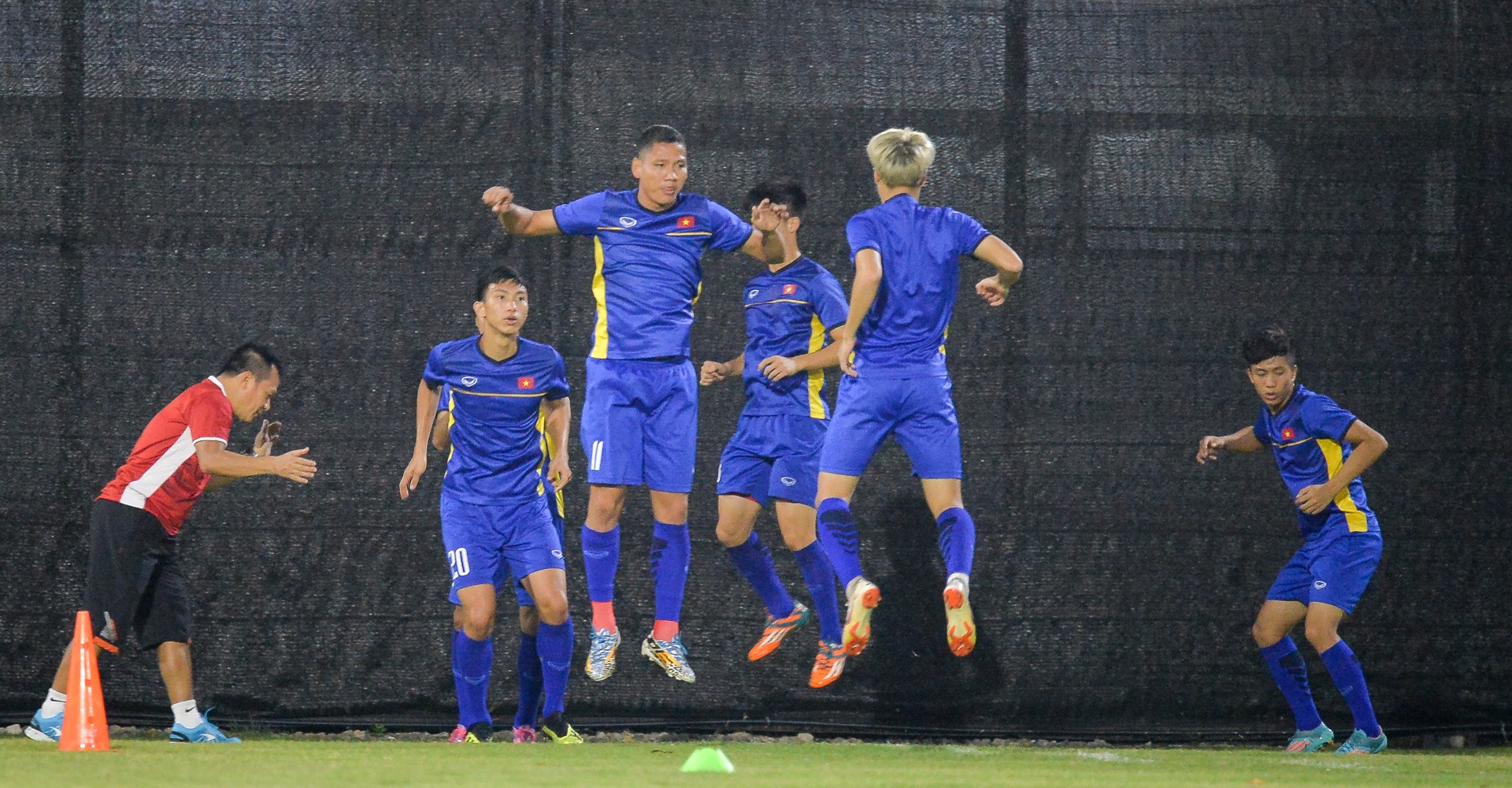 Olympic Viet Nam tap danh dau anh 7