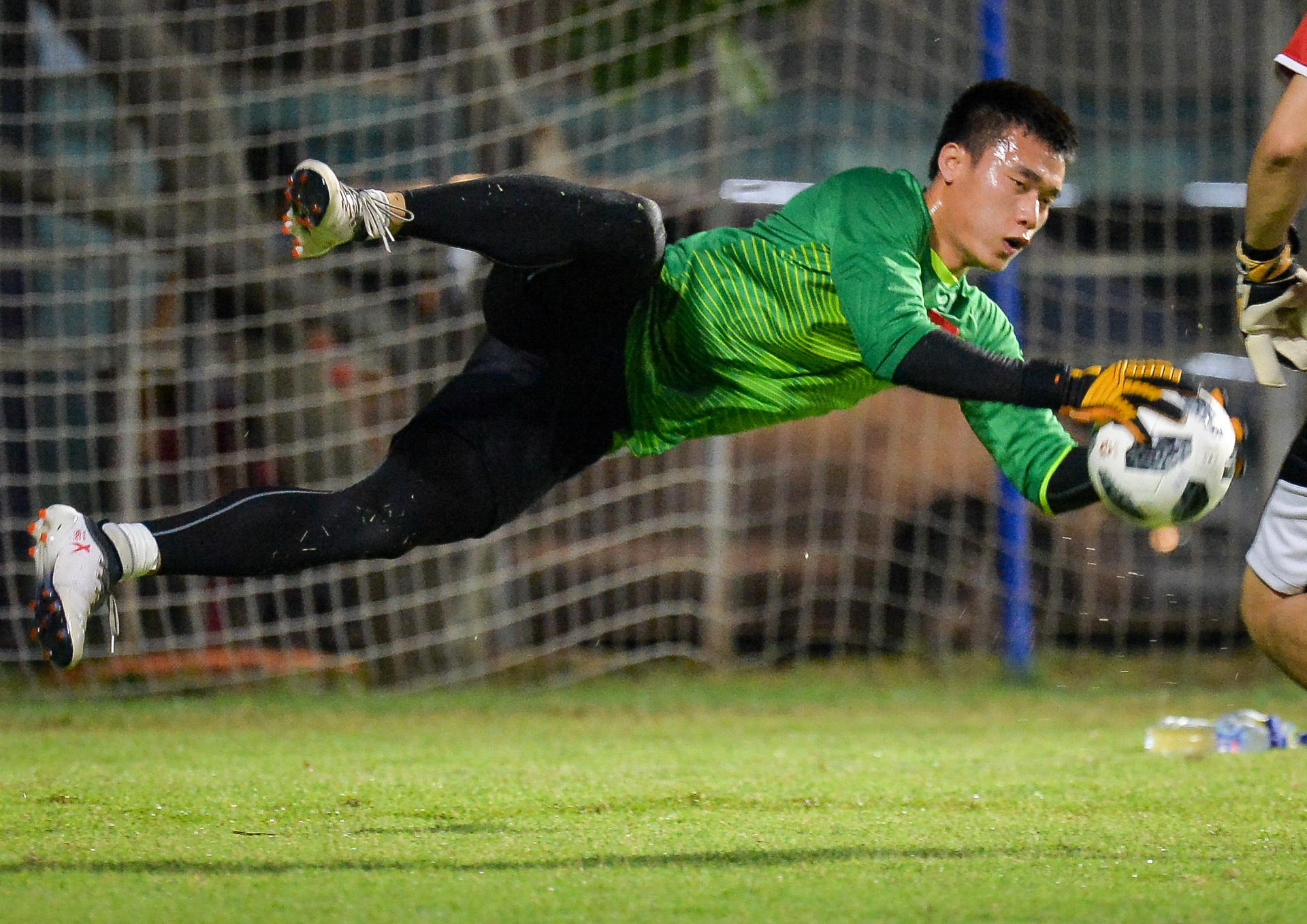 Olympic Viet Nam tap danh dau, chong bong bong truoc tran gap Syria hinh anh