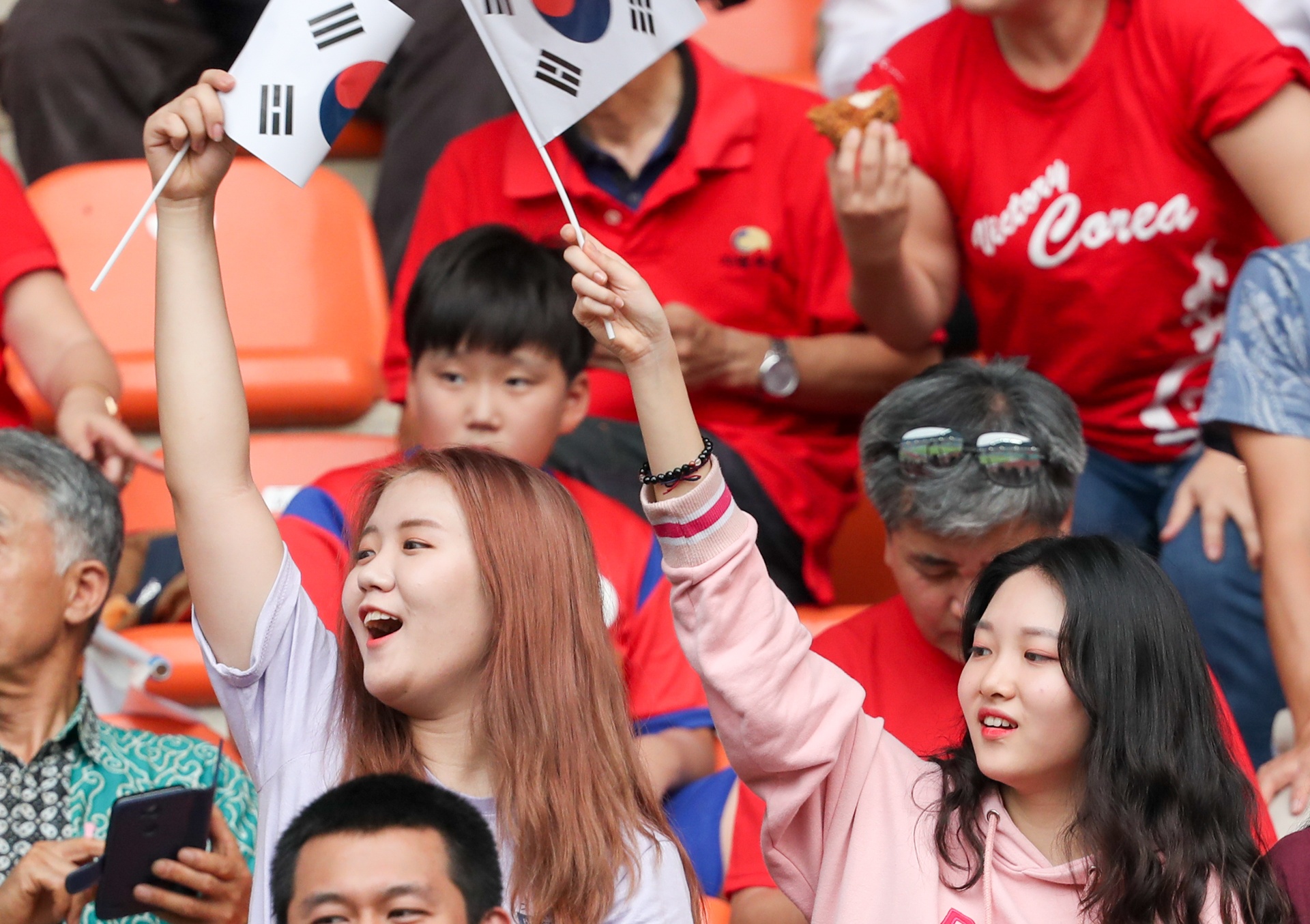 Co dong vien Han Viet do sac anh 8