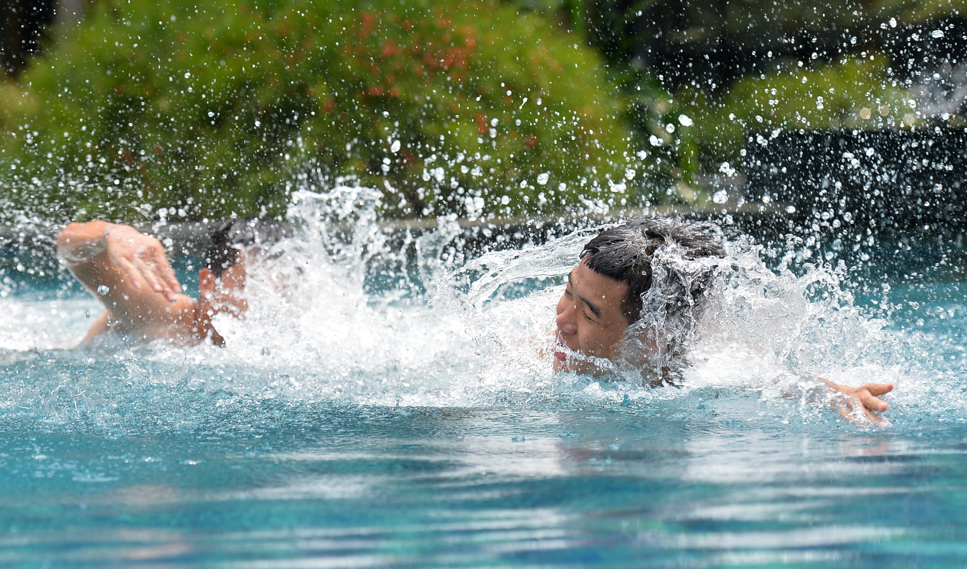 Bui Tien Dung nem tro ly ngon ngu xuong be boi anh 12