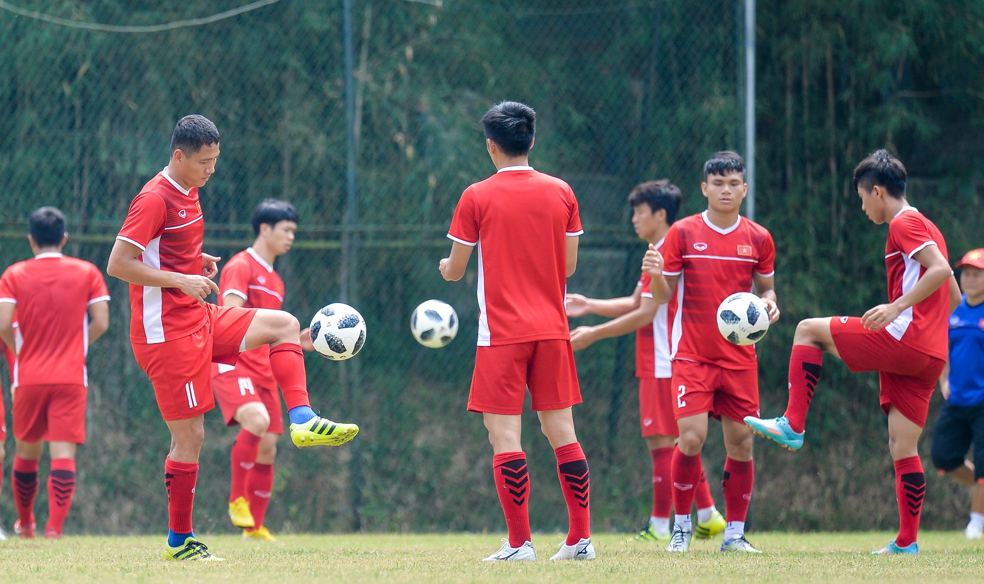 Hoc sinh Indoensia co vu Olympic Viet Nam anh 10