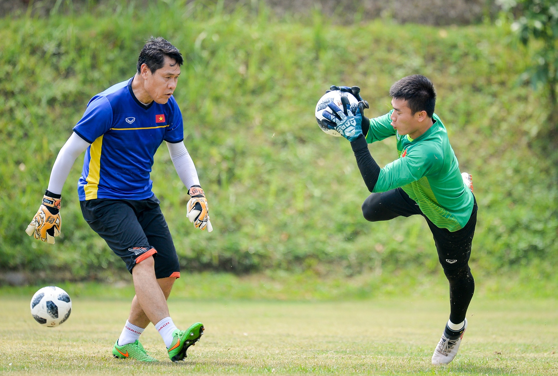 Hoc sinh Indoensia co vu Olympic Viet Nam anh 11