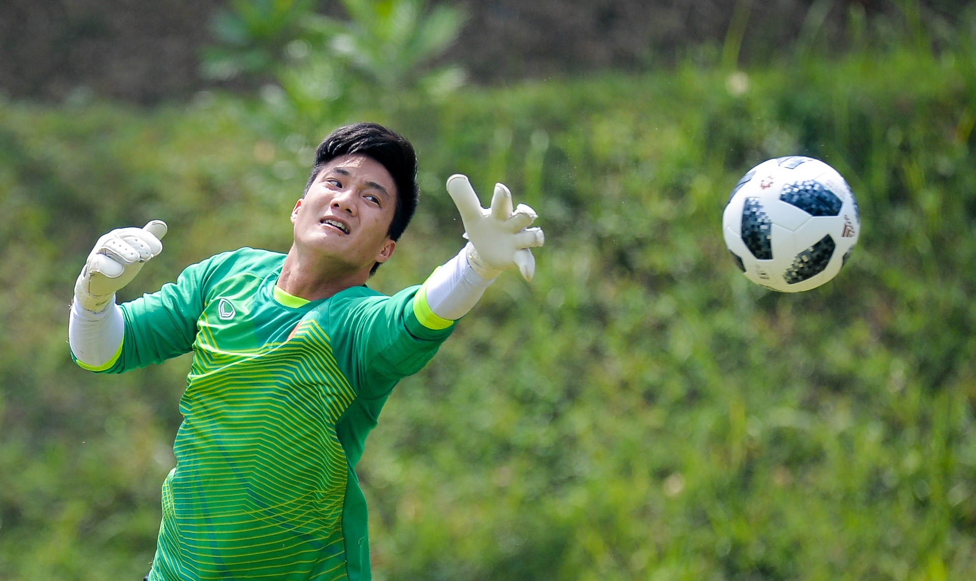 Hoc sinh Indoensia co vu Olympic Viet Nam anh 12