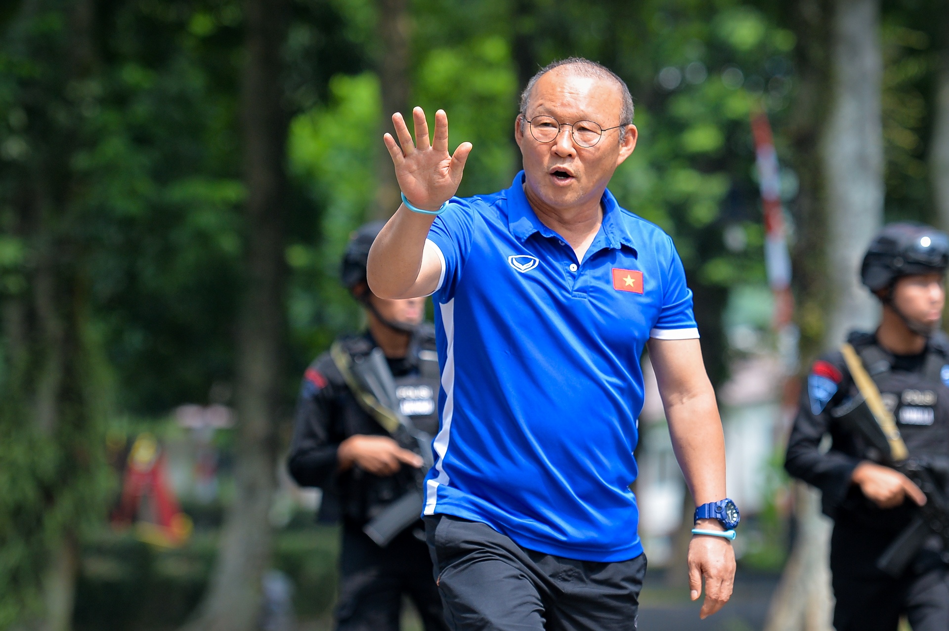 Hoc sinh Indoensia co vu Olympic Viet Nam anh 4