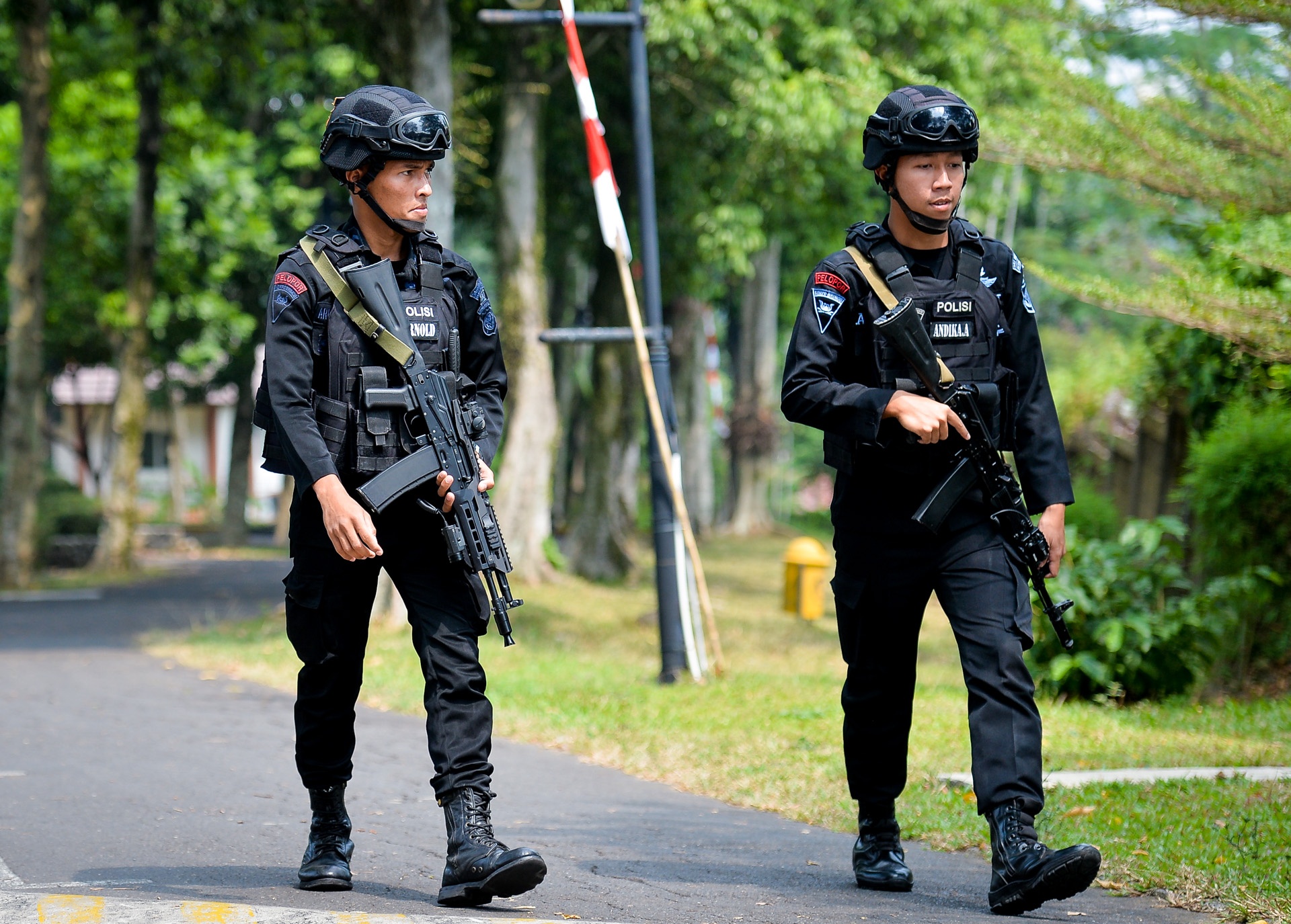 Hoc sinh Indoensia co vu Olympic Viet Nam anh 5