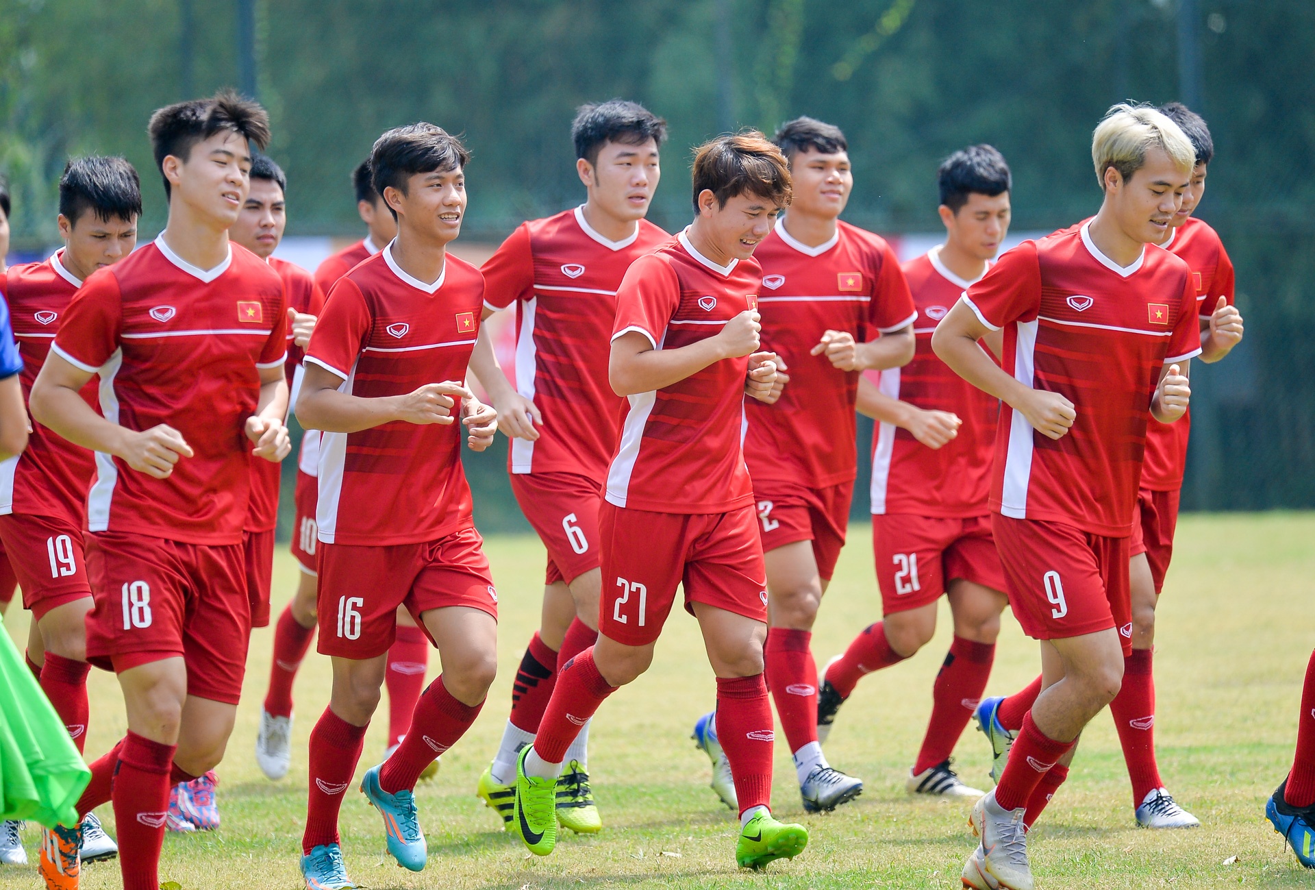 Hoc sinh Indoensia co vu Olympic Viet Nam anh 6