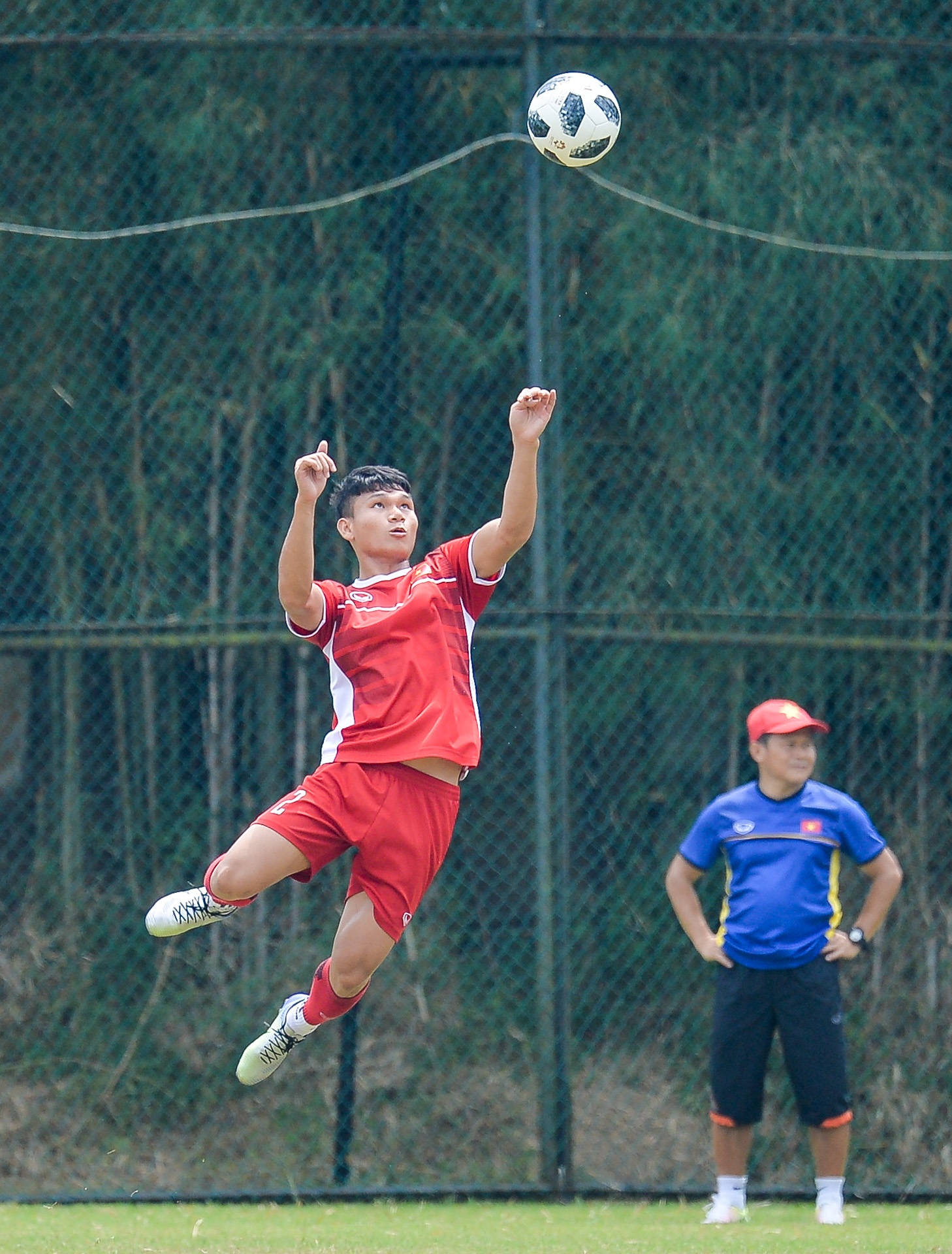 Hoc sinh Indoensia co vu Olympic Viet Nam anh 9