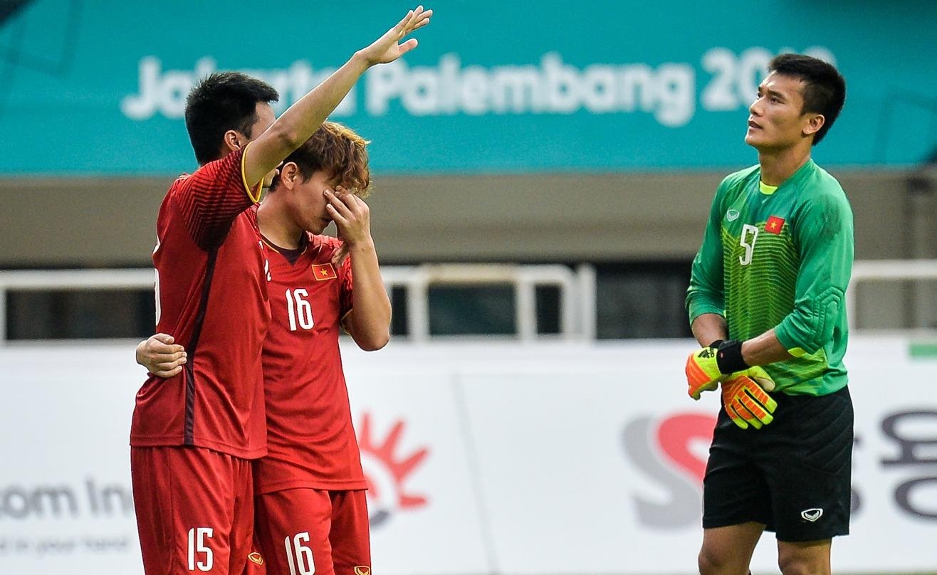 Minh Vuong gat nuoc mat sau that bai o loat luan luu hinh anh