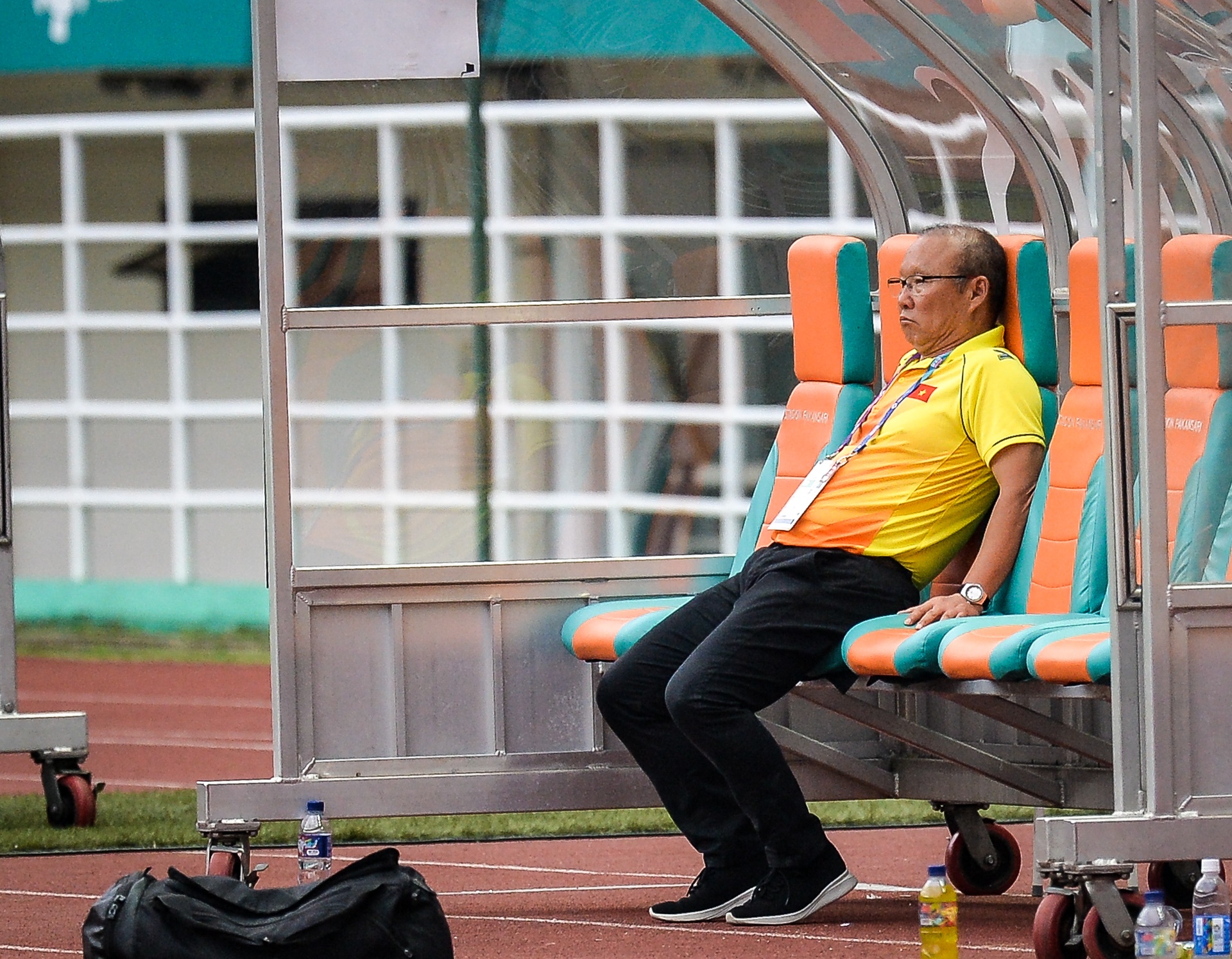 Minh Vuong gat nuoc mat anh 6