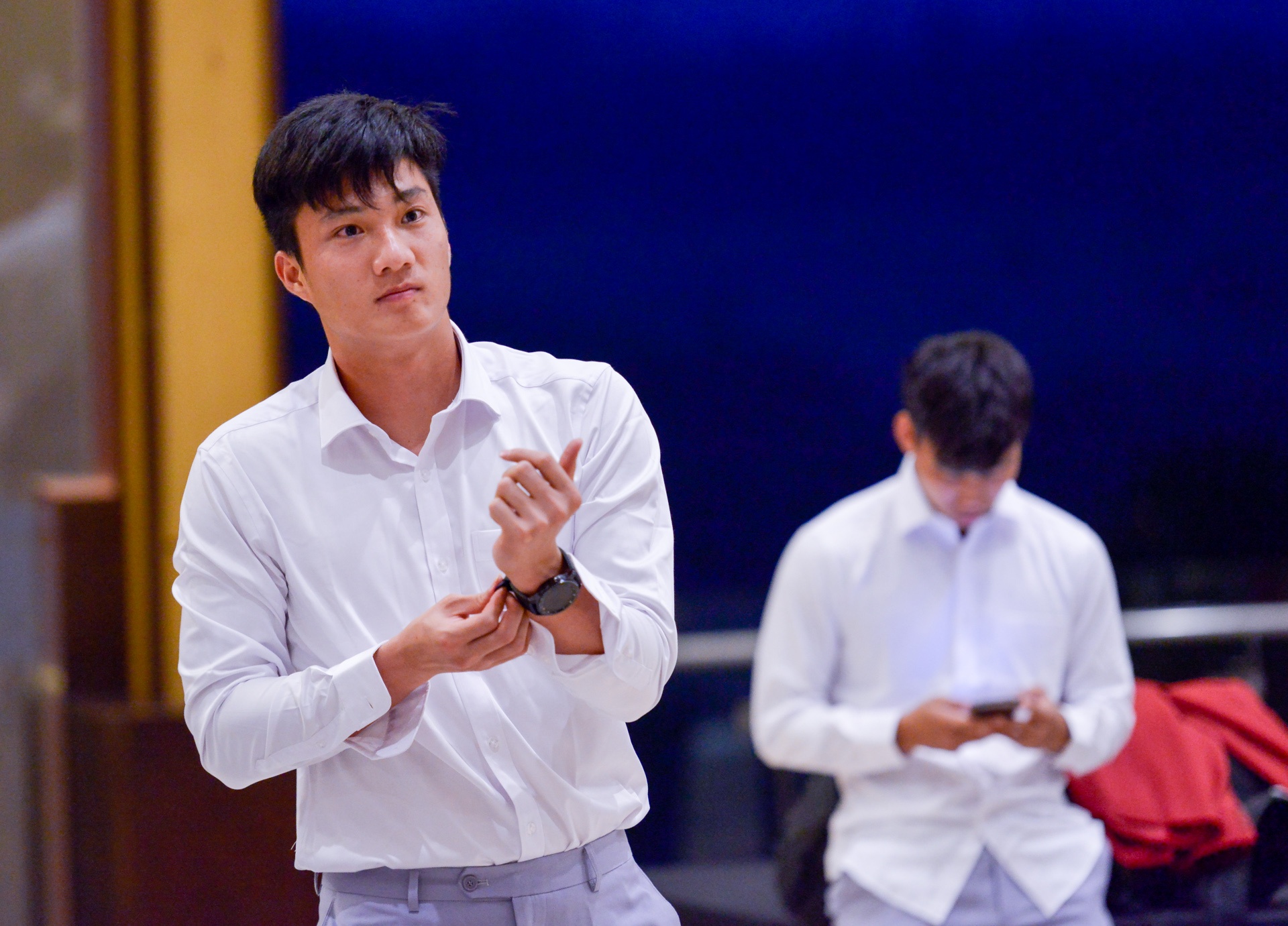 Van Hau tuoi cuoi roi khach san ve Viet Nam anh 5