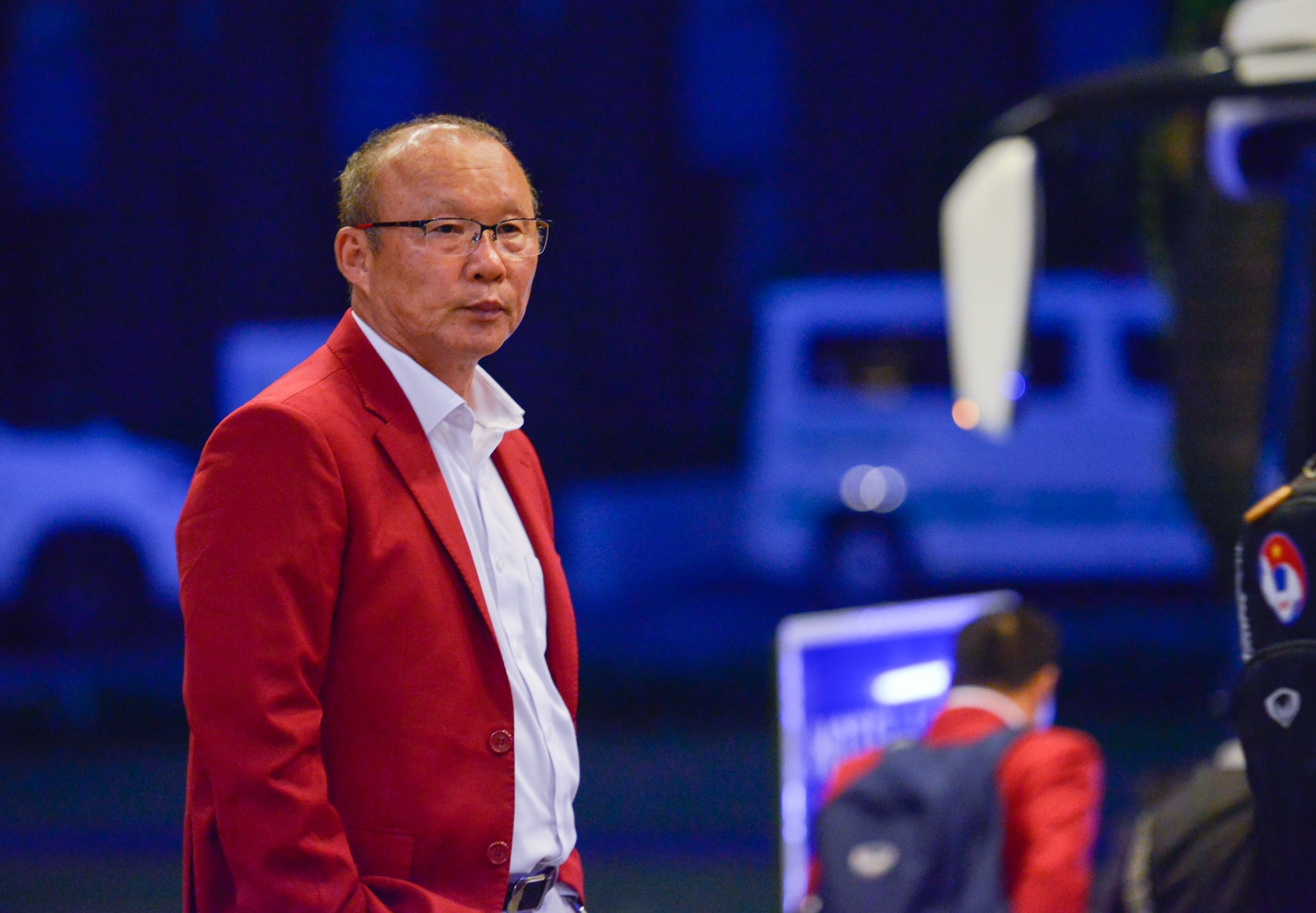 Van Hau tuoi cuoi roi khach san ve Viet Nam anh 9