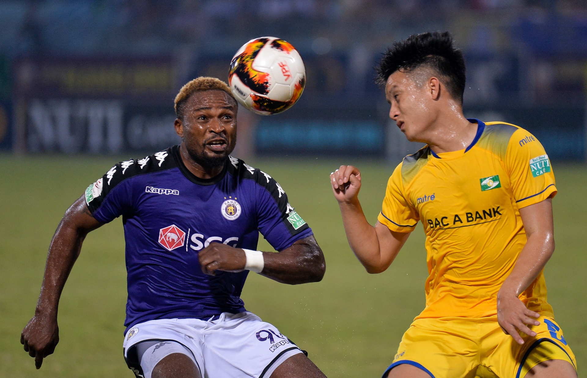 Samson ghi ban giup Ha Noi vo dich anh 8