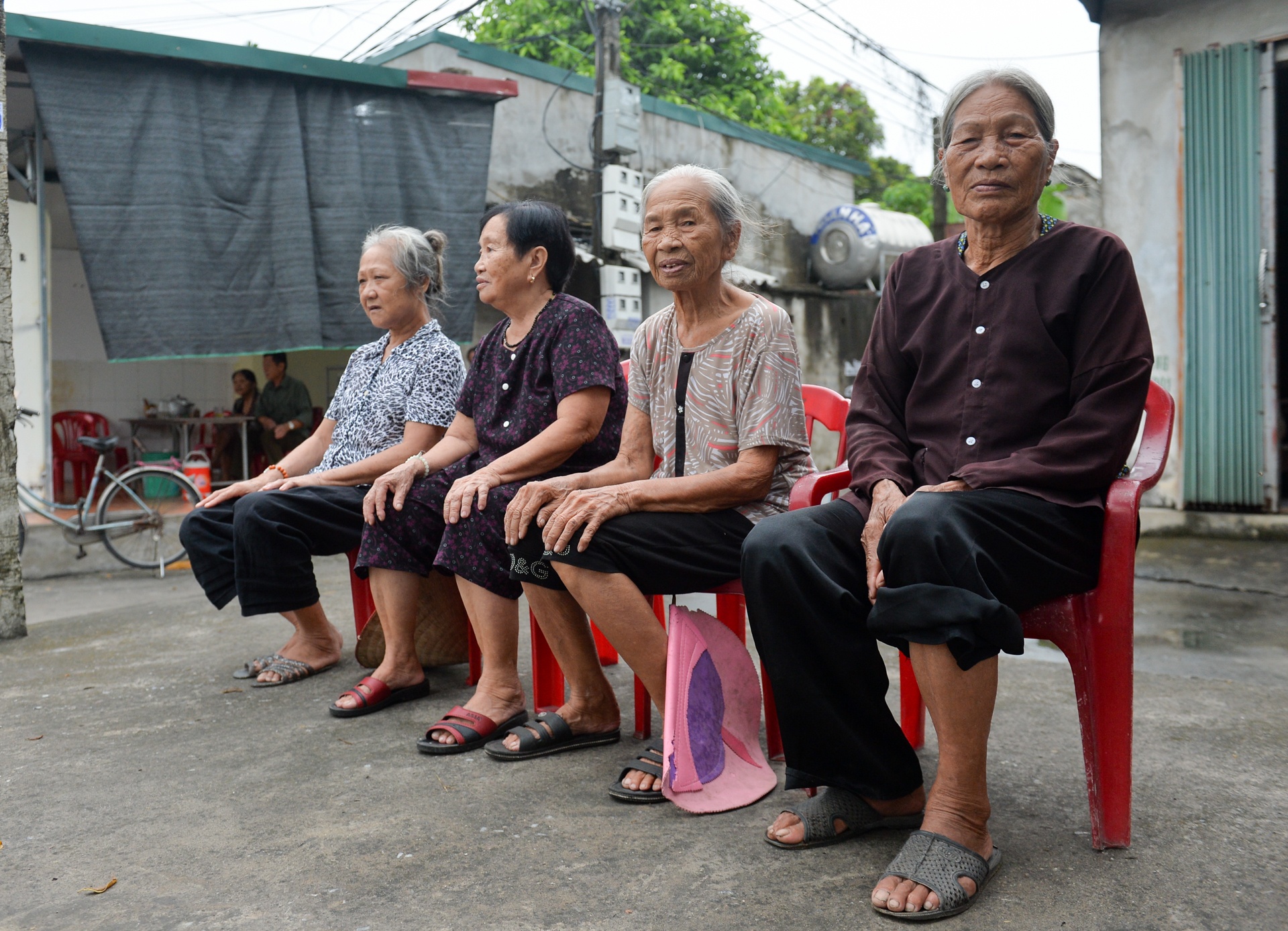 nguoi dan lap ban tho chu tich nuoc anh 2