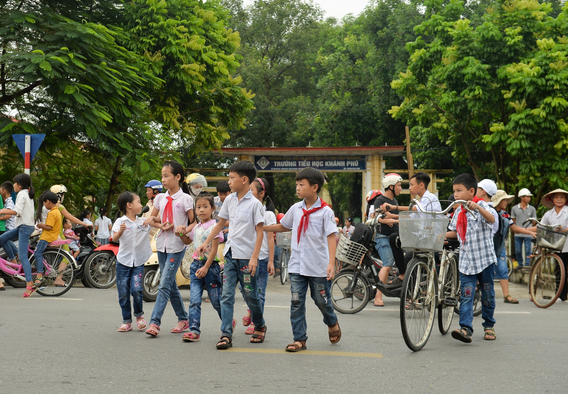 nguoi dan lap ban tho chu tich nuoc anh 9