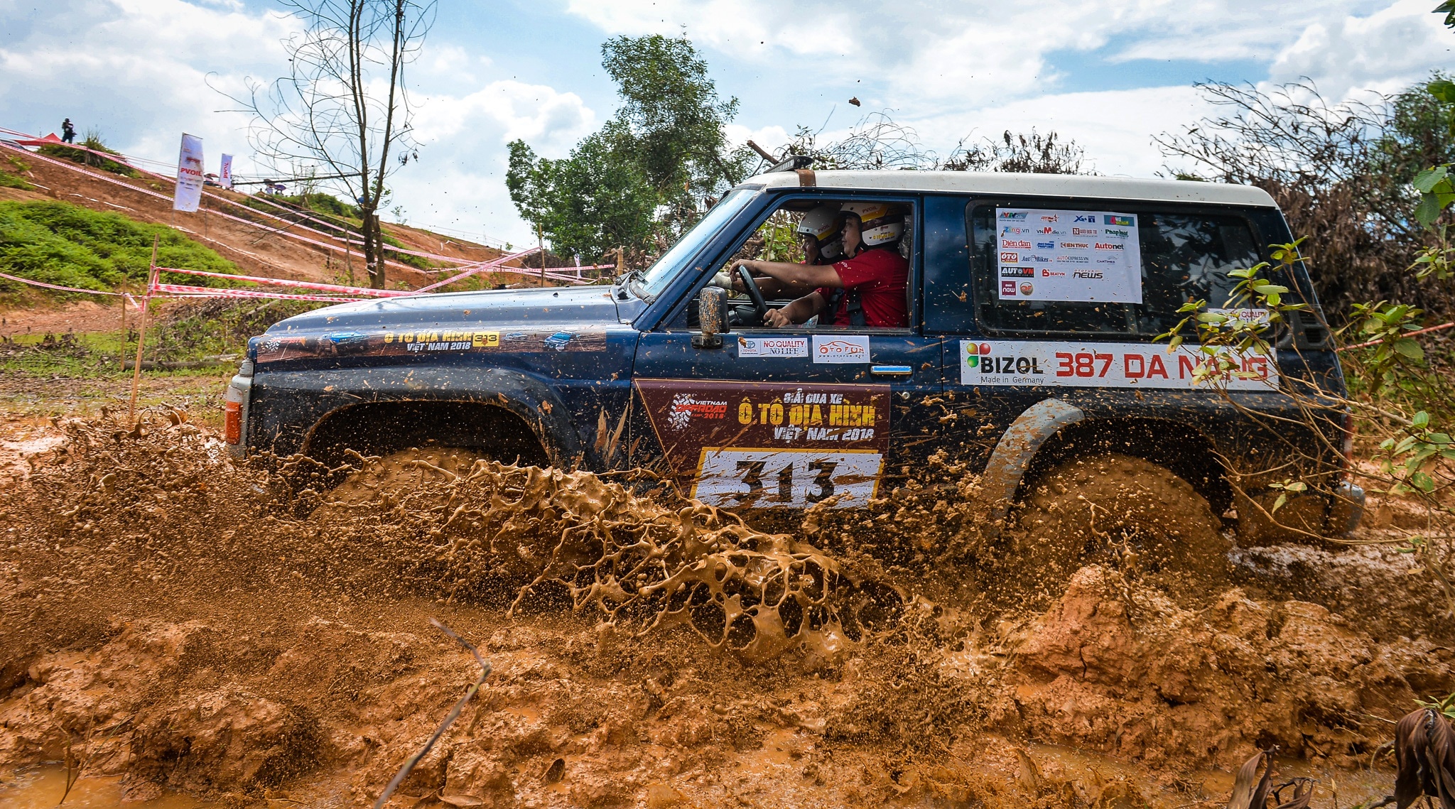 Xe độ offroad đứt tời ảnh 12 Xe do offroad dut toi anh 12