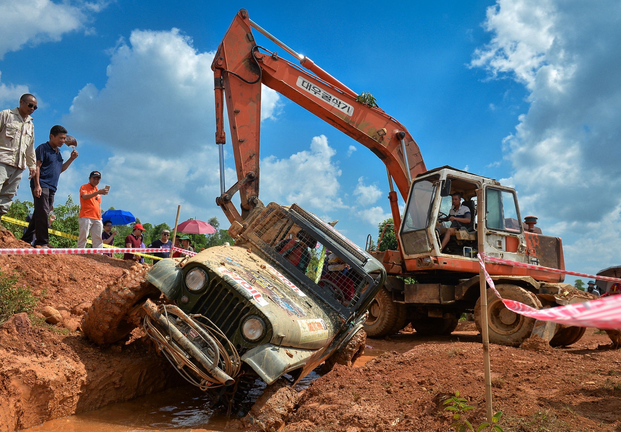 Xe độ offroad đứt tời ảnh 7 Xe do offroad dut toi anh 7