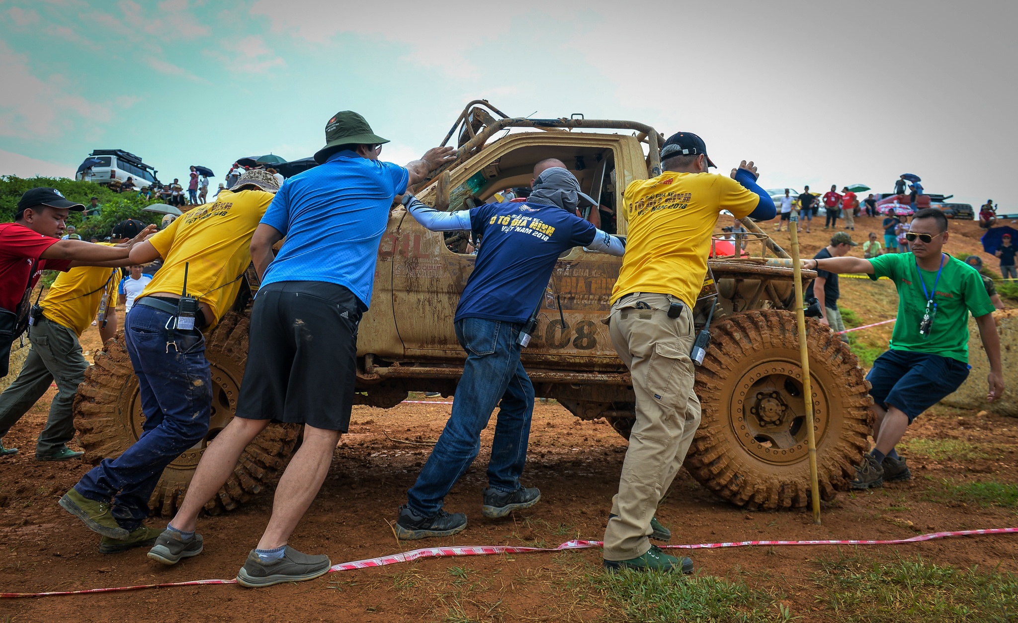 Xe độ offroad đứt tời ảnh 10 Xe do offroad dut toi anh 10