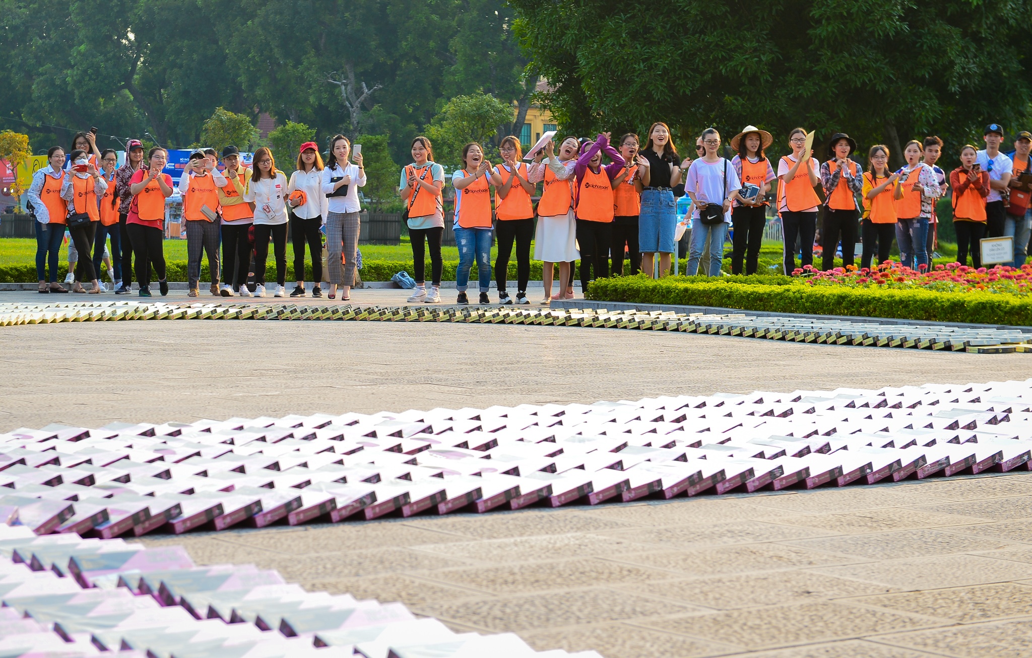 domino tu 3000 cuon sach anh 10