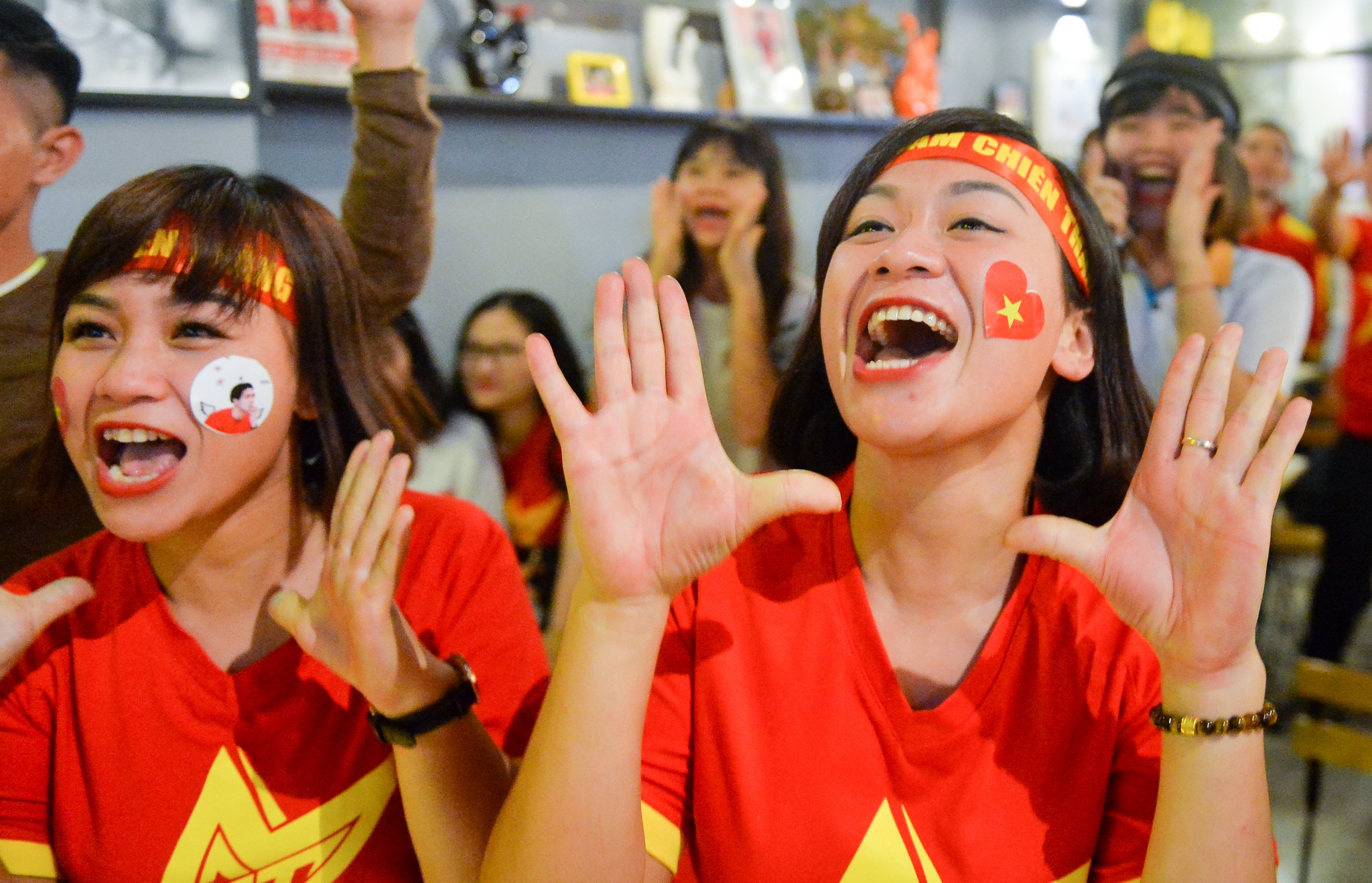 Co dong vien an mung chien thang 3 sao anh 3