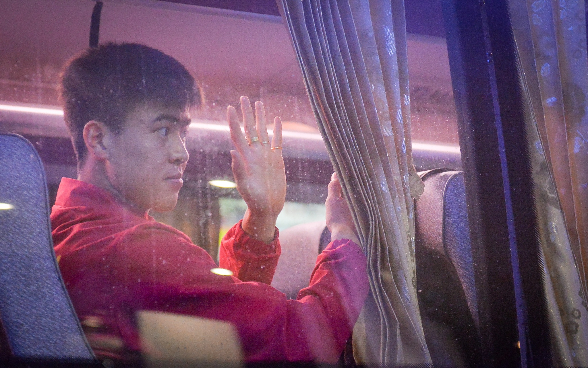 Quang Hai tuoi cuoi khi tro ve Viet Nam anh 8