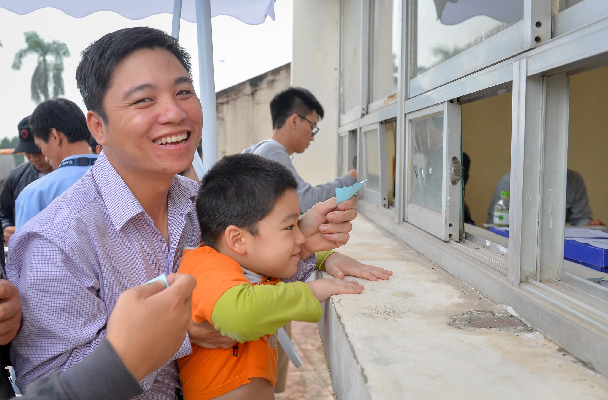 chen lan mua ve xem aff cup anh 13