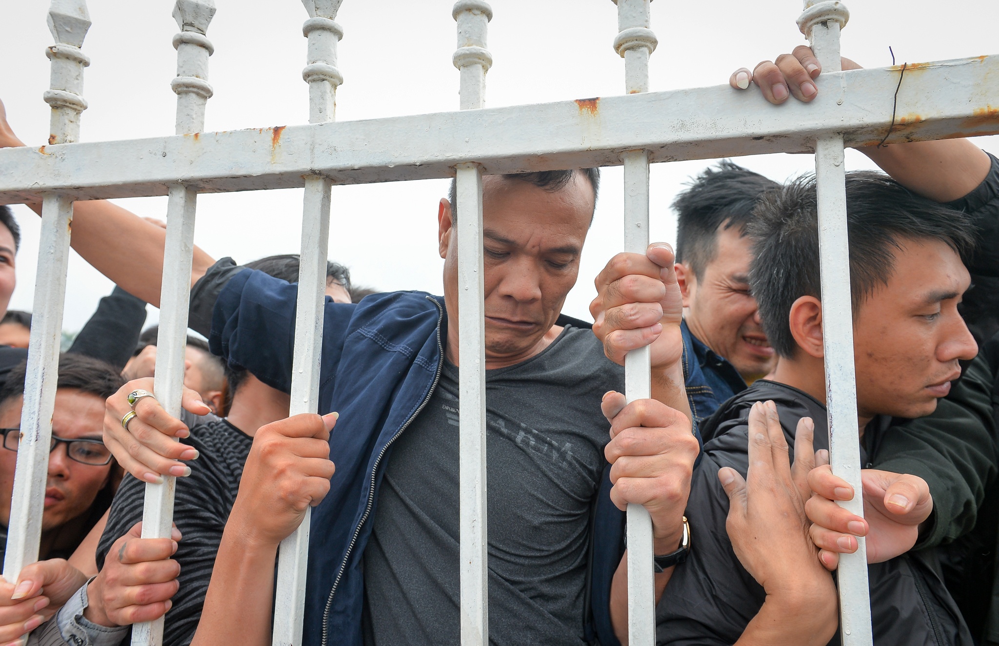 chen lan mua ve xem aff cup anh 9