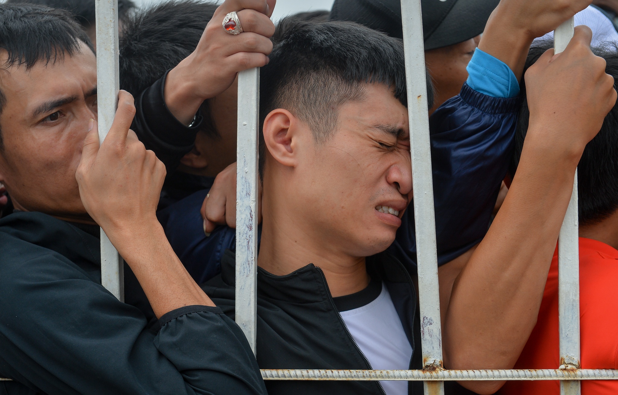 chen lan mua ve xem aff cup anh 10