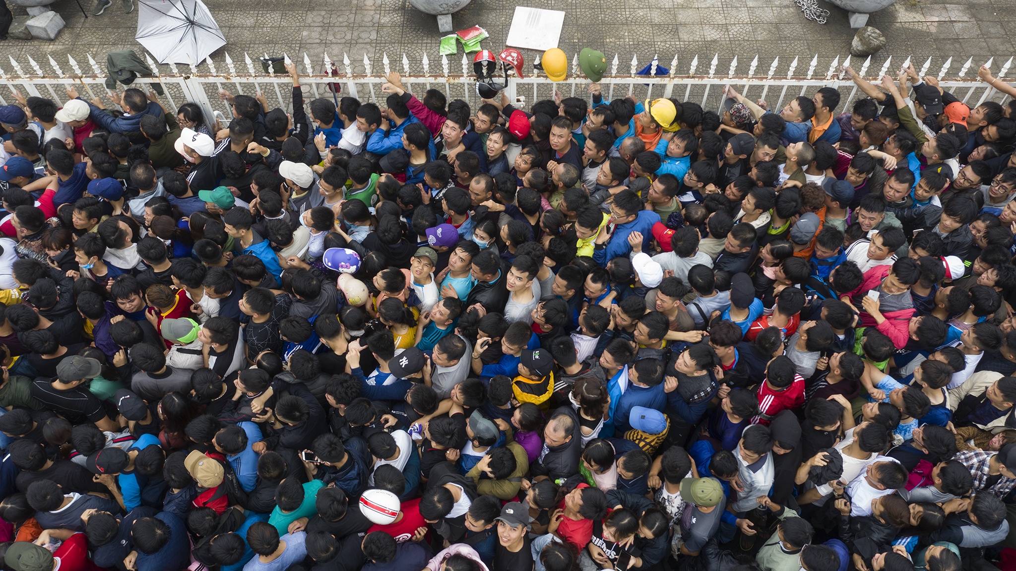 chen lan mua ve xem aff cup anh 1