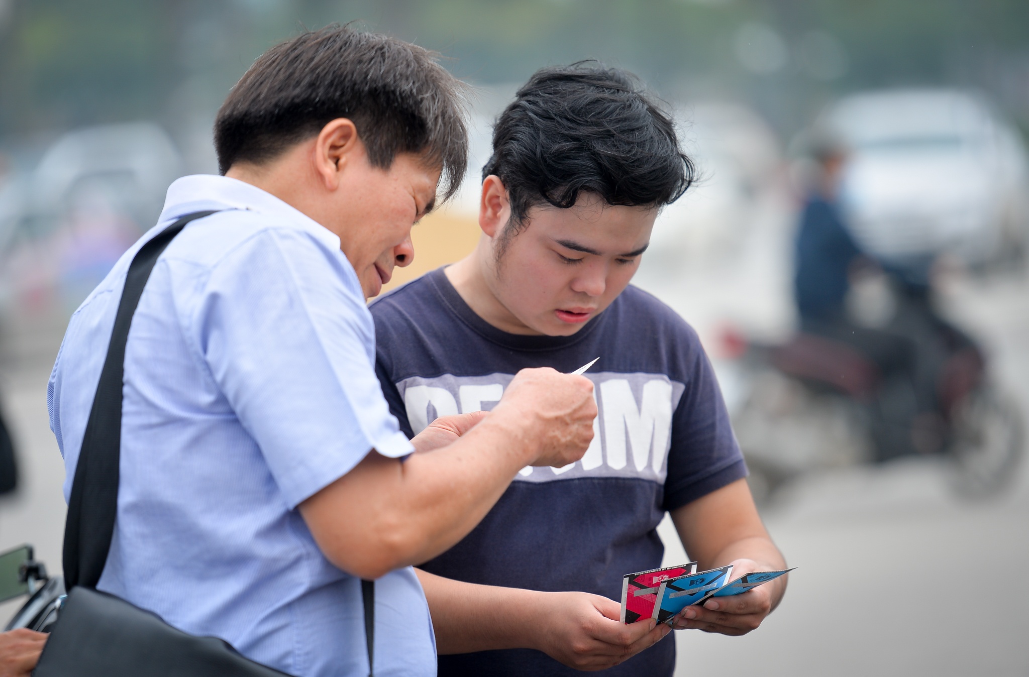 Ve 'cho den' xem AFF Cup cao gap 4 lan gia ve chinh thuc hinh anh