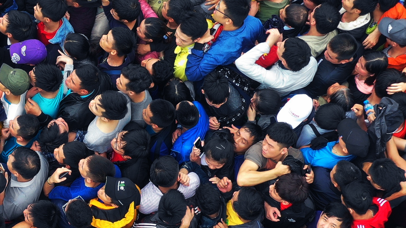 chen lan mua ve xem aff cup anh 12