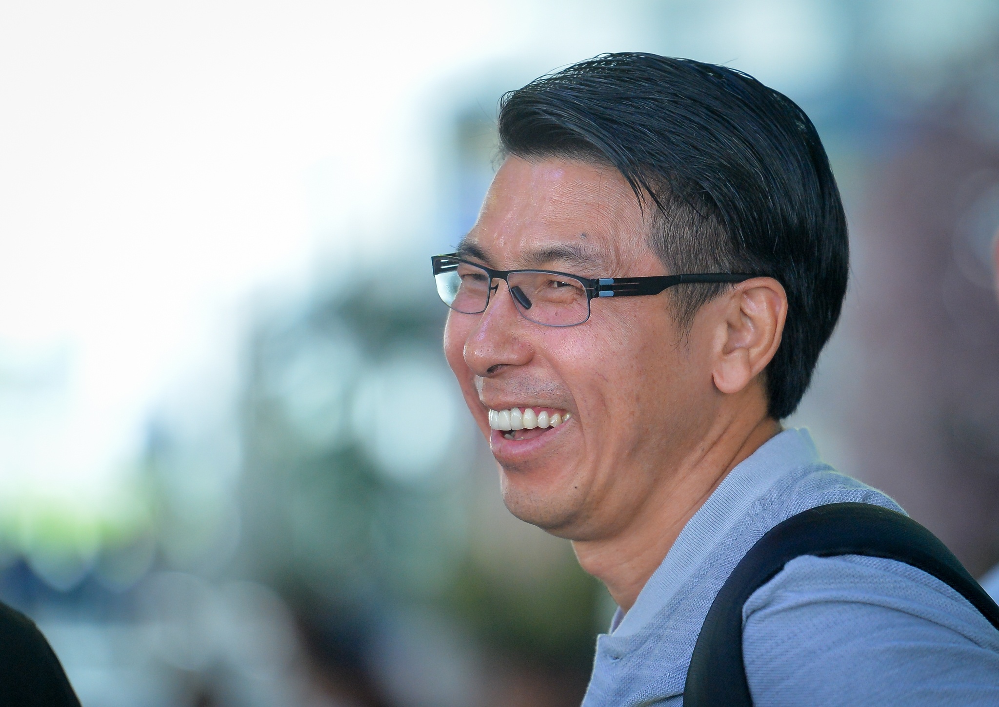 Xe buyt cho doi Malaysia suyt bo quen nguoi anh 6