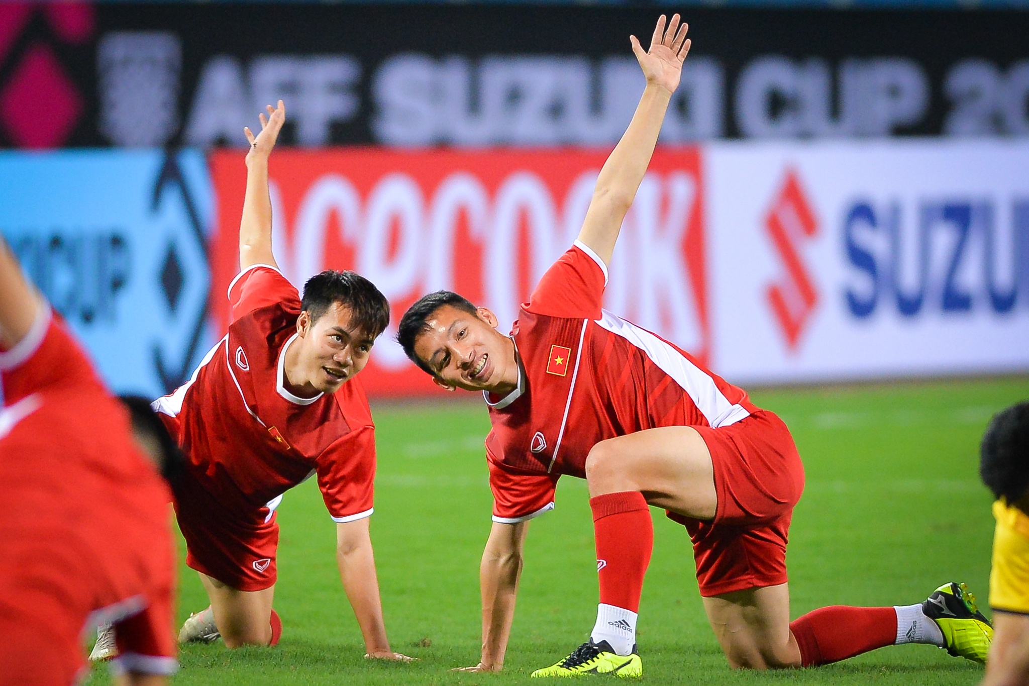 Doi tuyen Viet Nam lam quen san My Dinh truoc khi gap Malaysia hinh anh