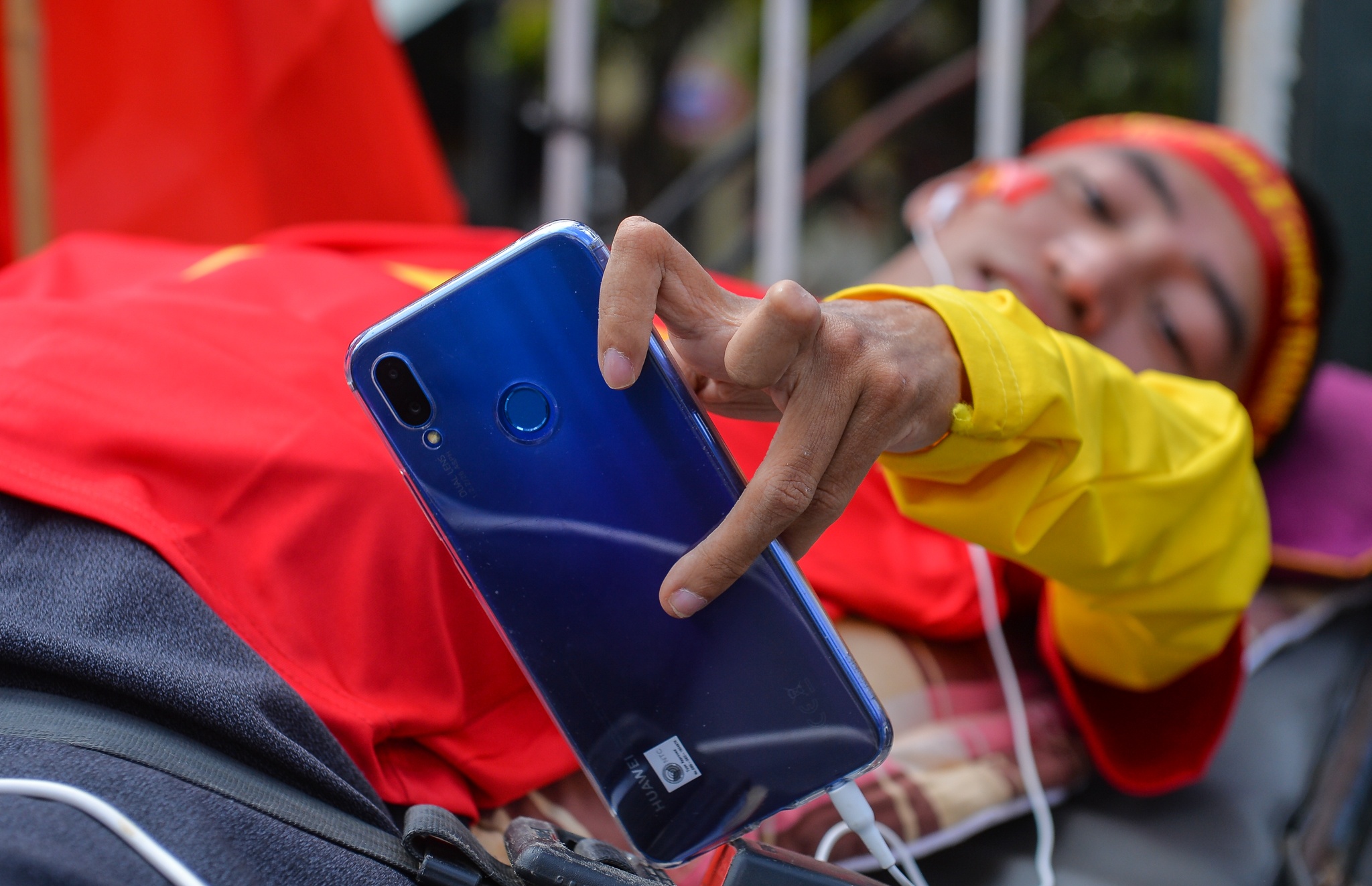 co dong vien di xe lan ung ho doi tuyen anh 5