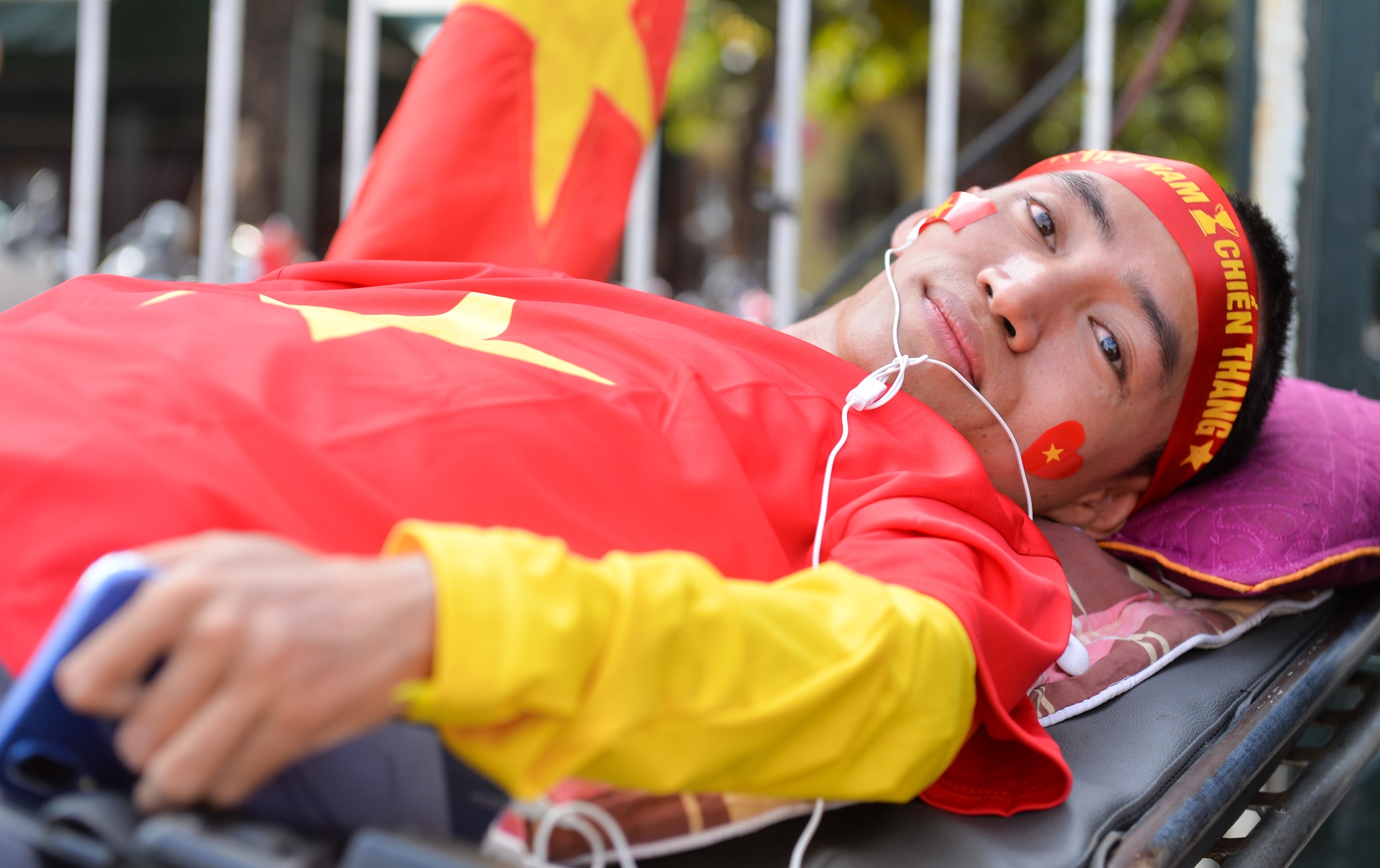Co dong vien nam xe lan di tu Nghe An ra Ha Noi co vu doi tuyen hinh anh