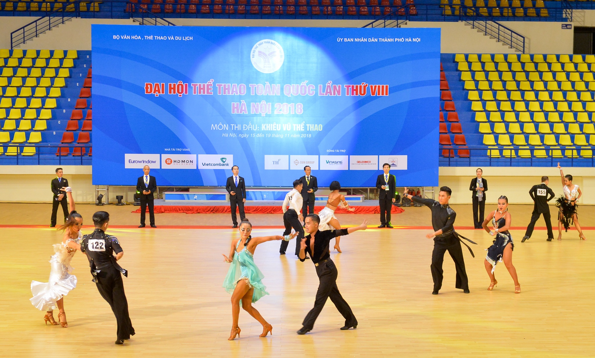 Khanh Thi len ke hoach cho Phan Hien anh 1