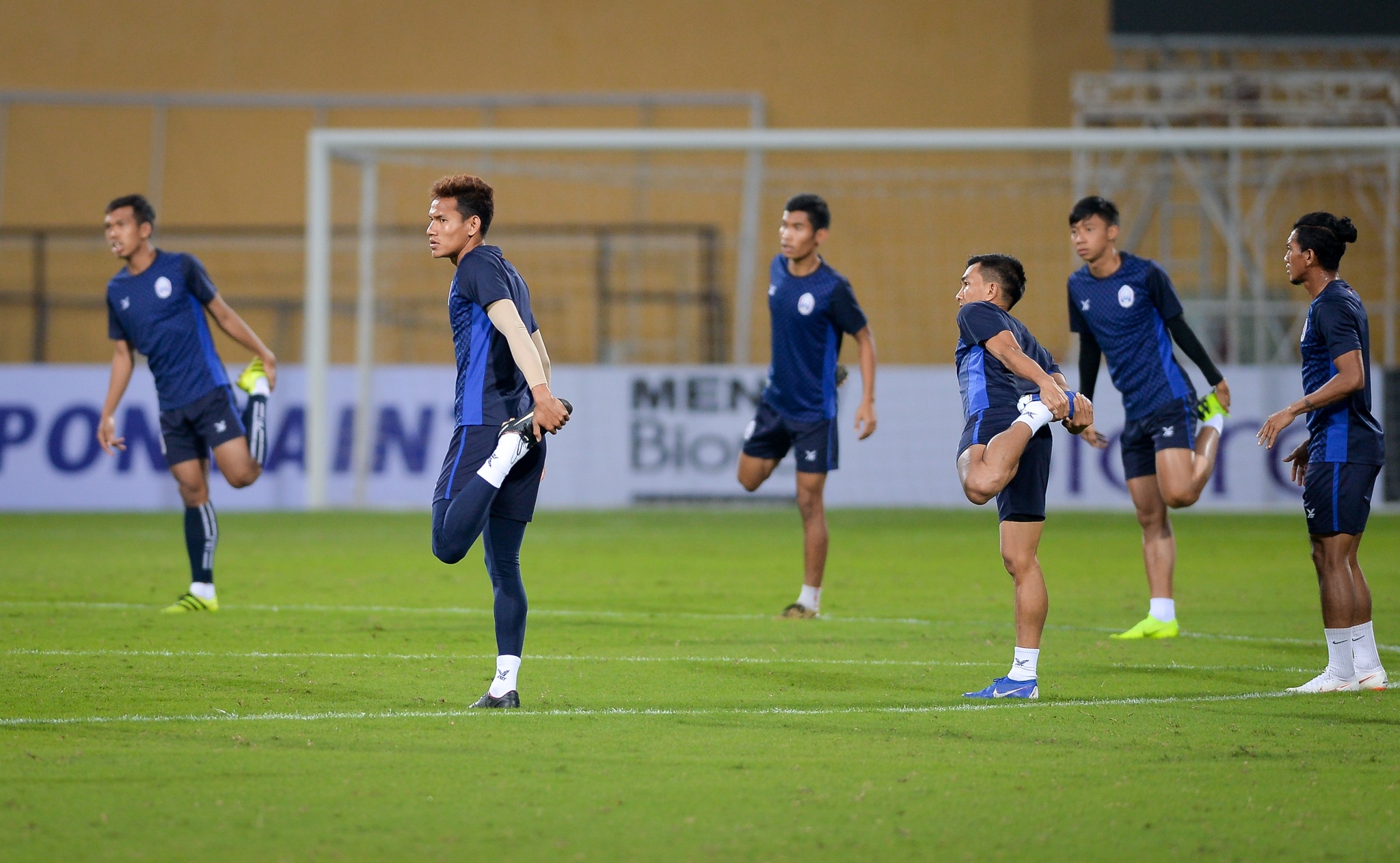 messi campuchia, anh 1