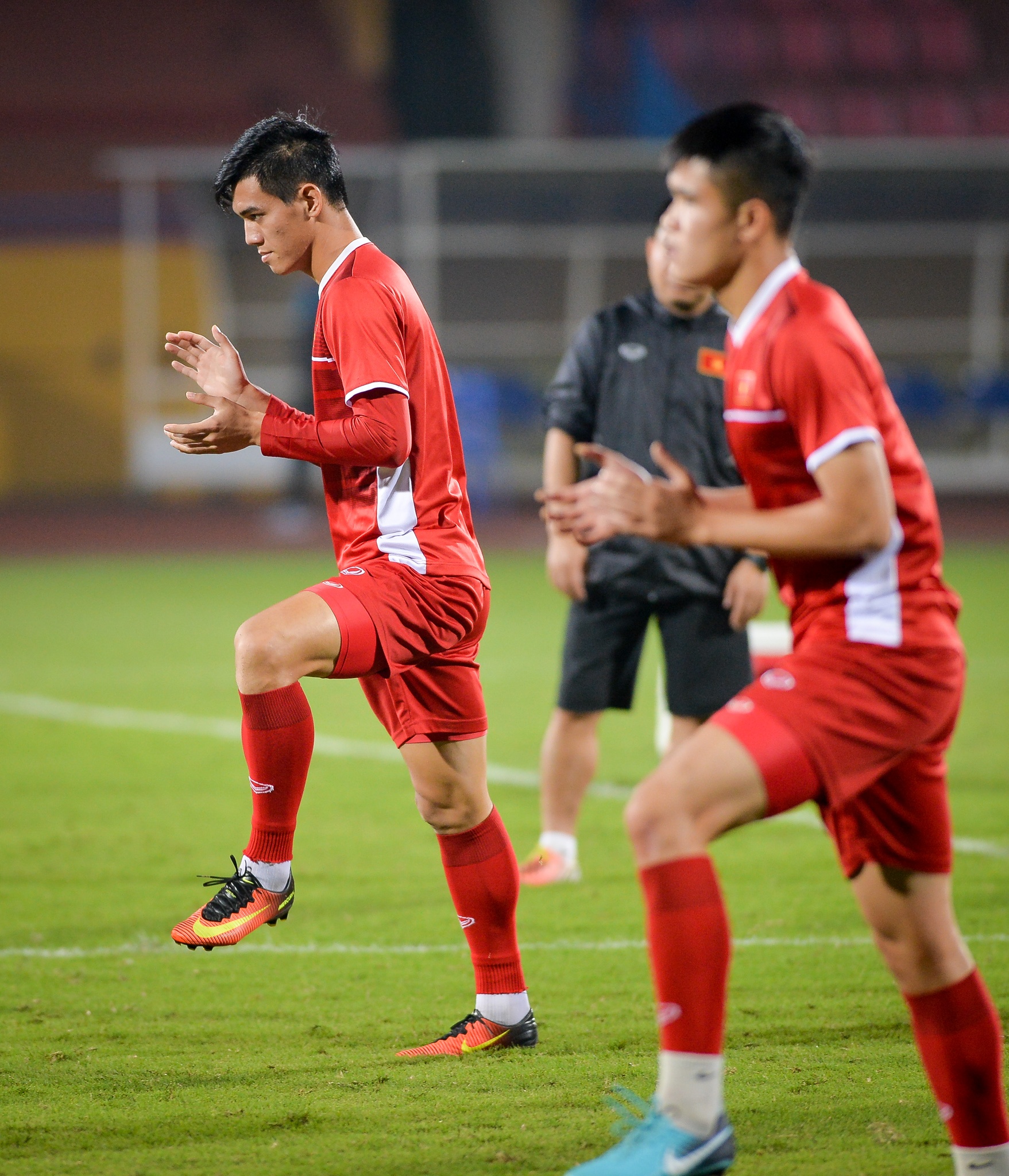 Van Hau vui ve truoc khi doi dau doi tuyen Campuch anh 6