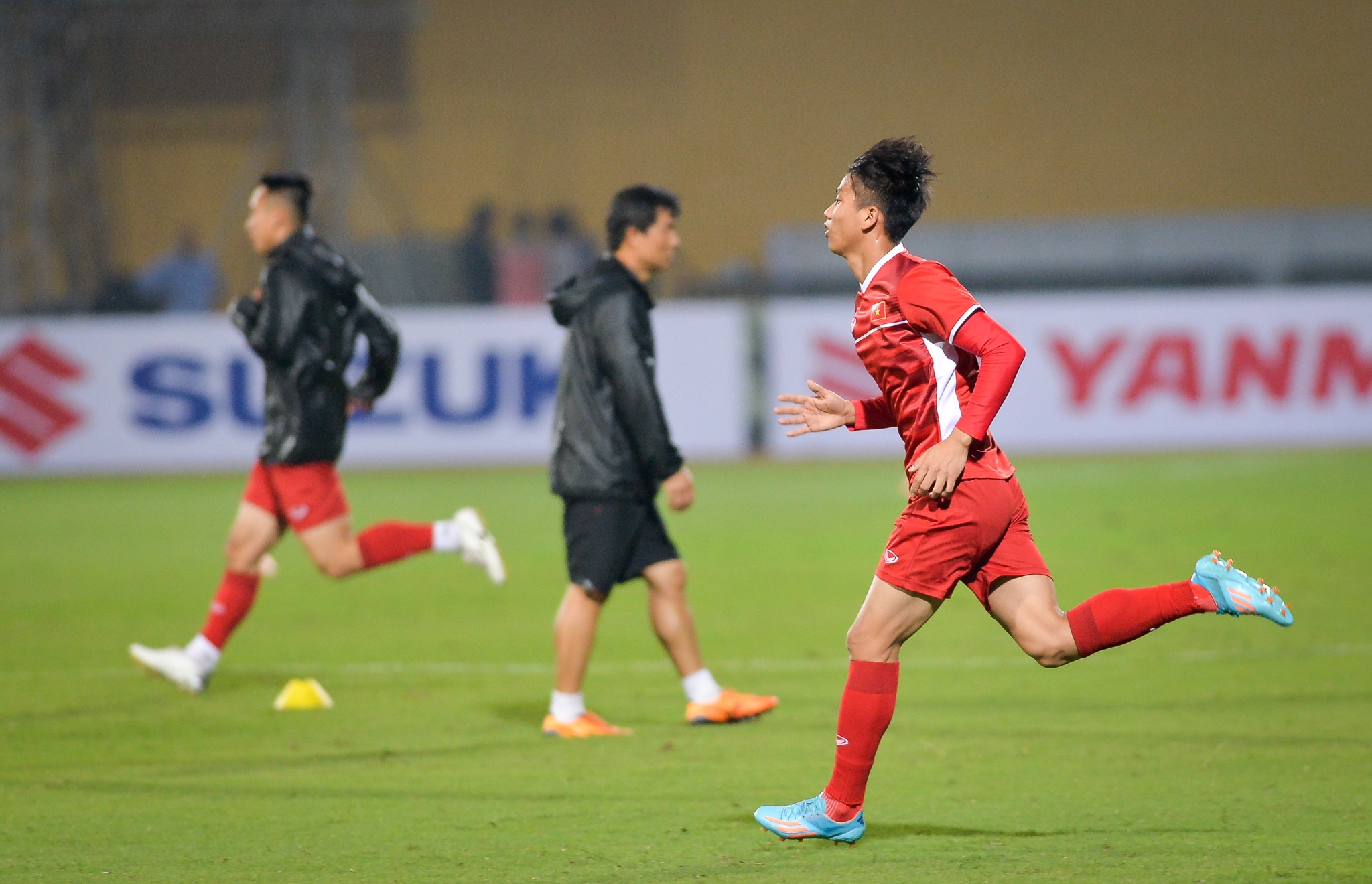 Van Hau vui ve truoc khi doi dau doi tuyen Campuch anh 7