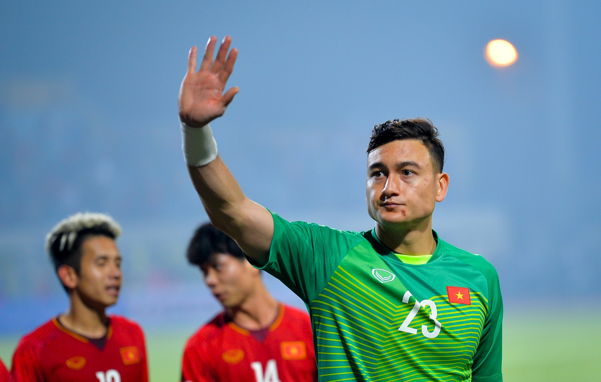 Bo 3 trung ve om lay nhau anh 3