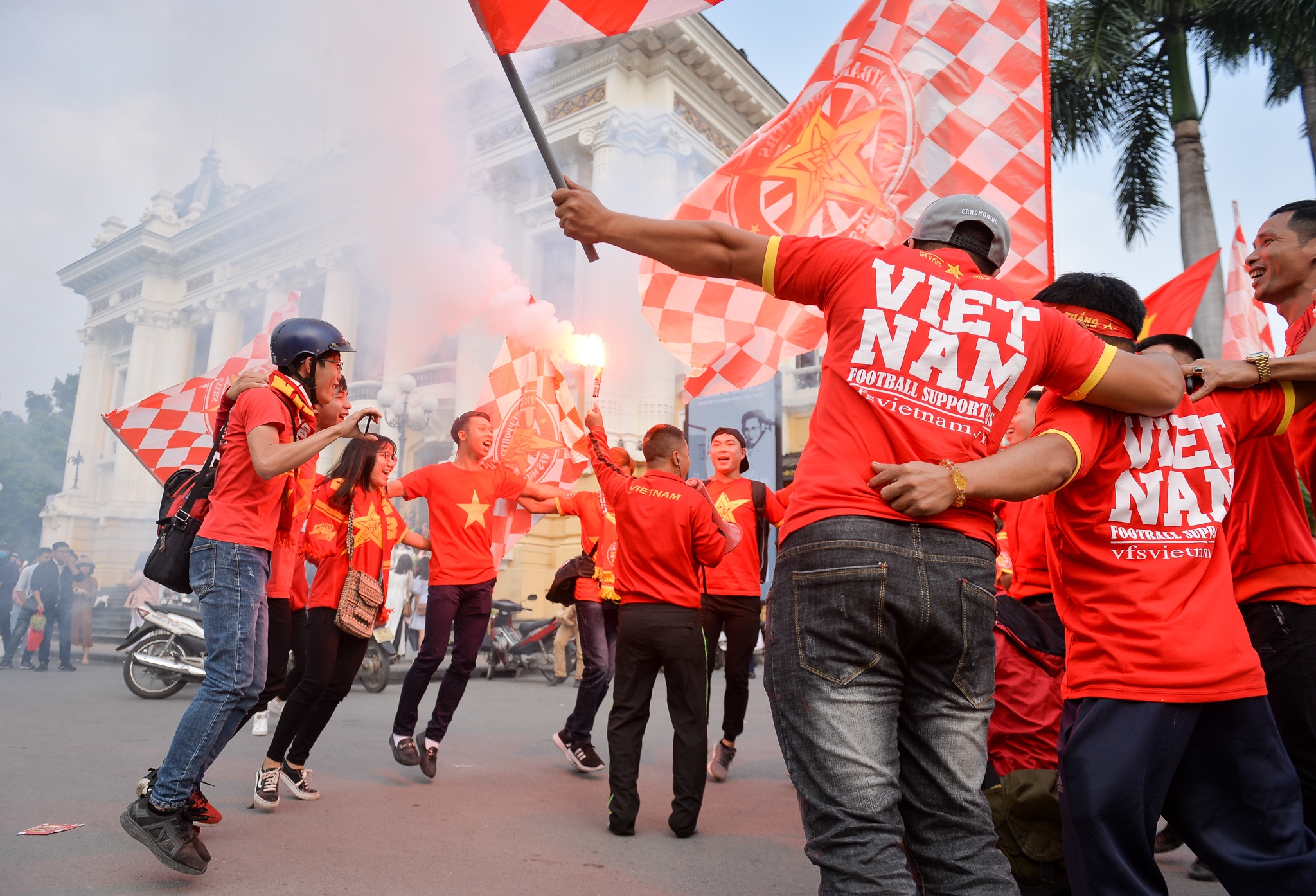 co dong vien dieu hanh truoc tran Campuchia anh 9