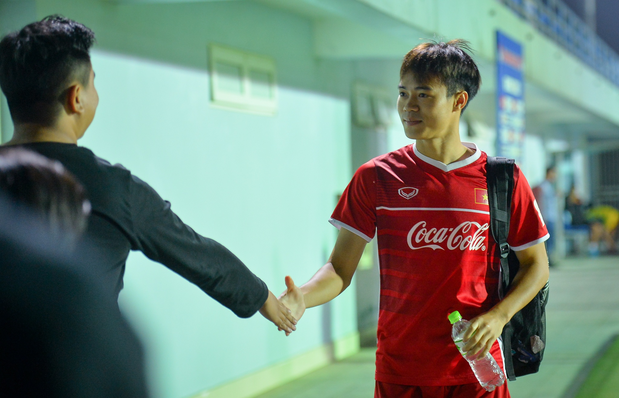 Van Toan duoc fan tang qua anh 3