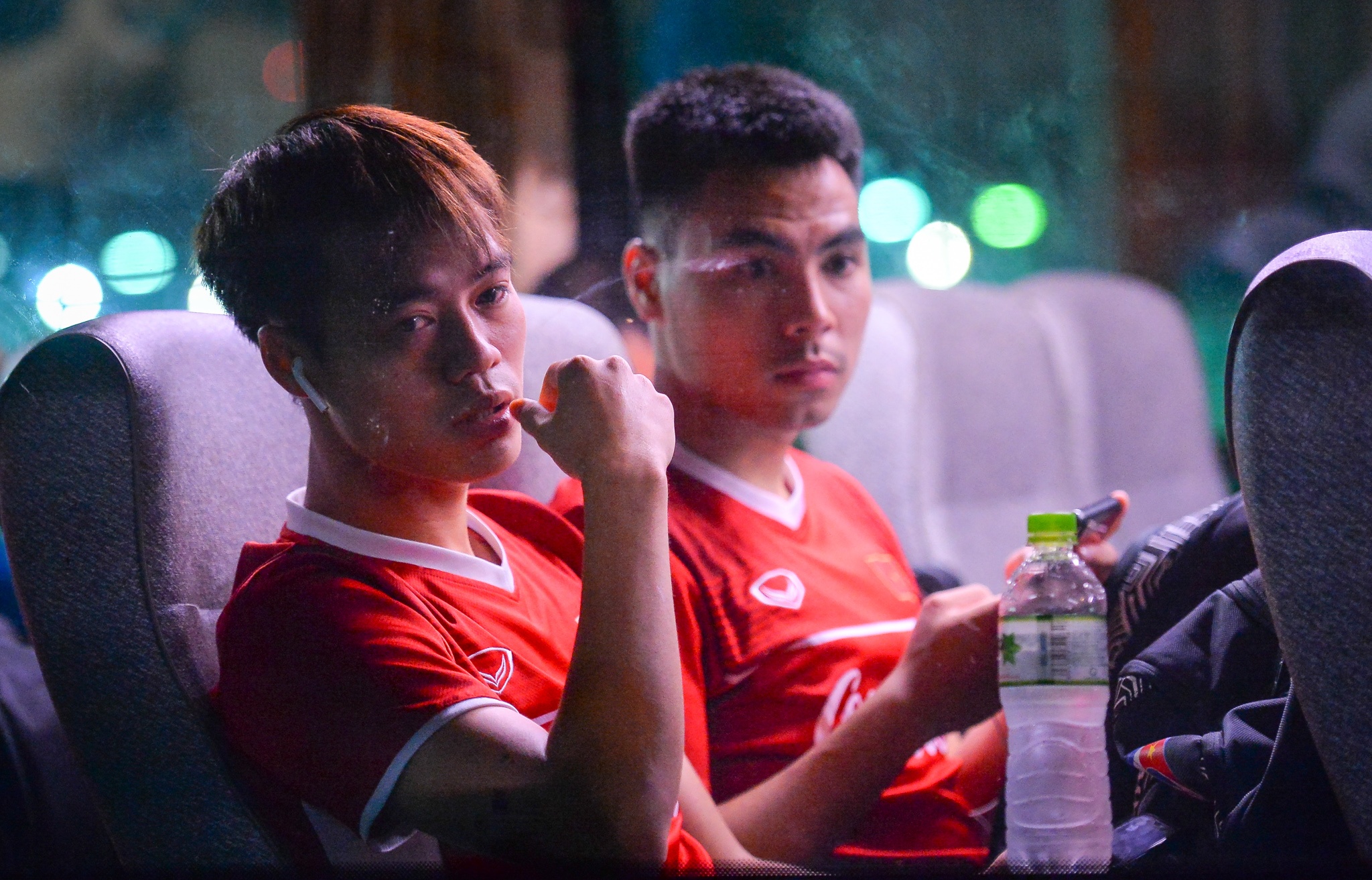 Van Toan duoc fan tang qua anh 5